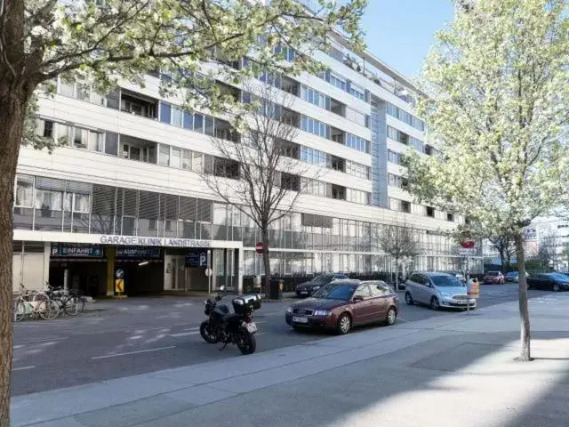 Parking, Property Building in Eurostars Embassy