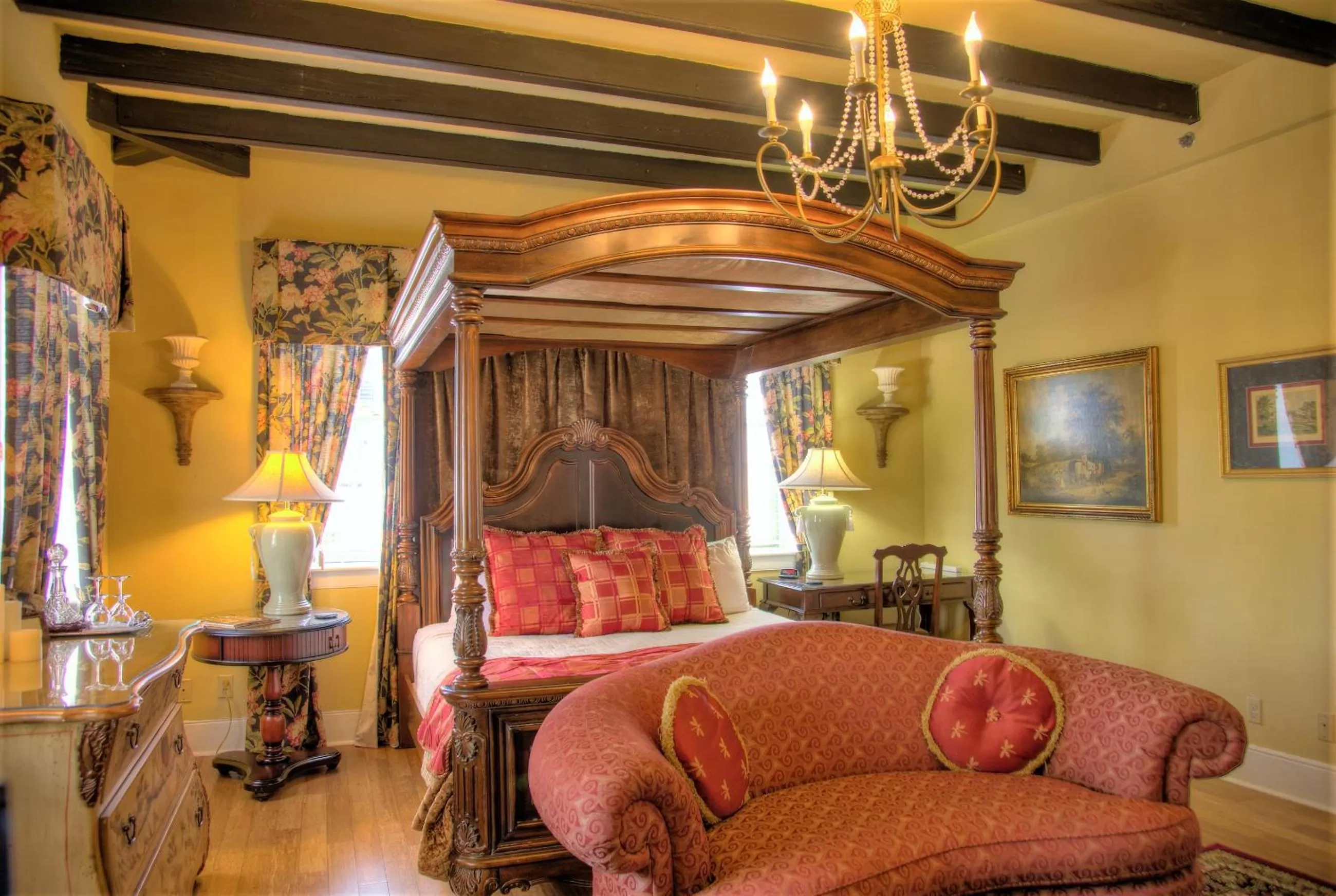Bed, Seating Area in Casa De Solana & Victorian House Bed and Breakfast
