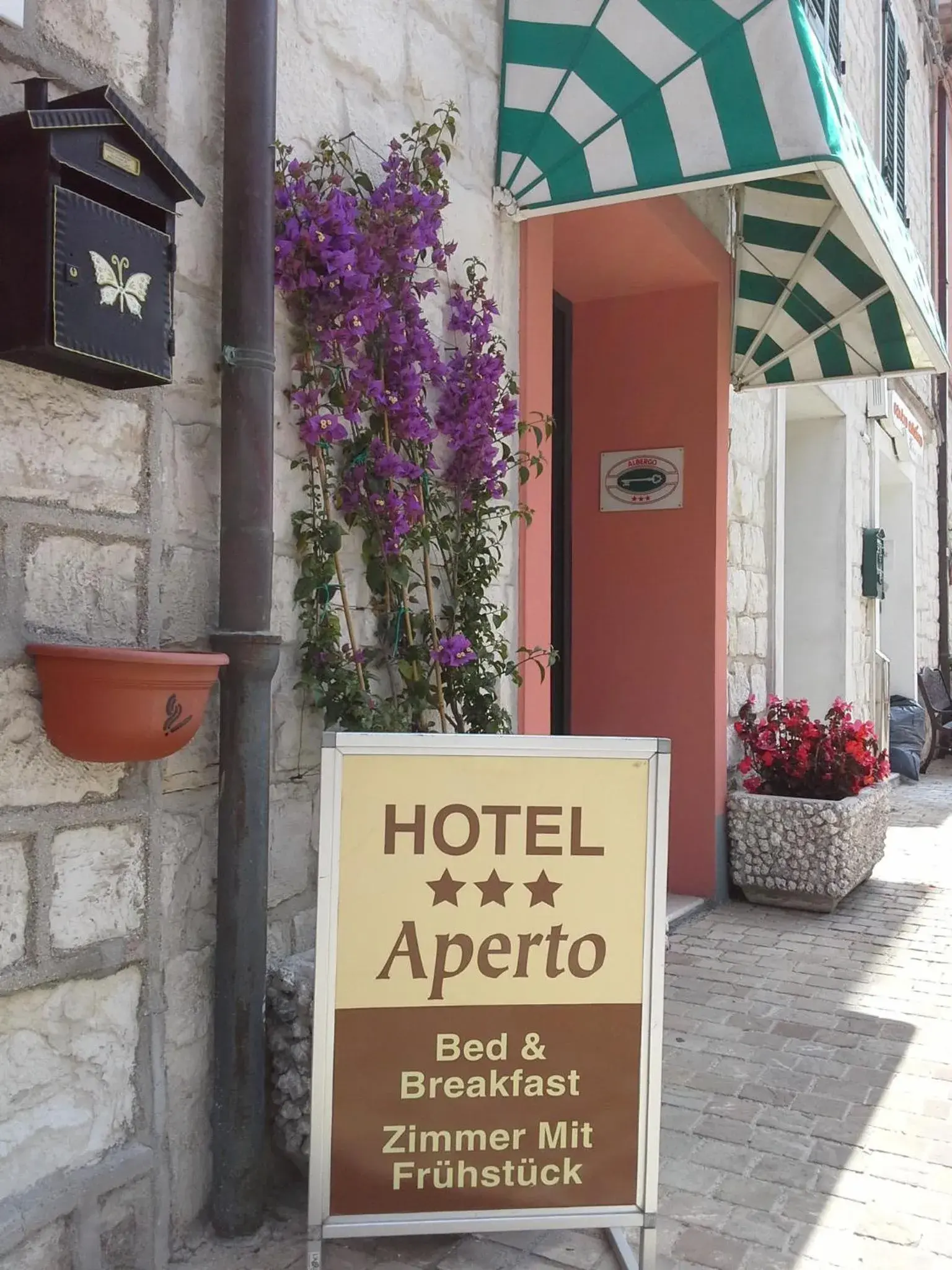 Property building, Facade/Entrance in Hotel Il Parco Sirolo