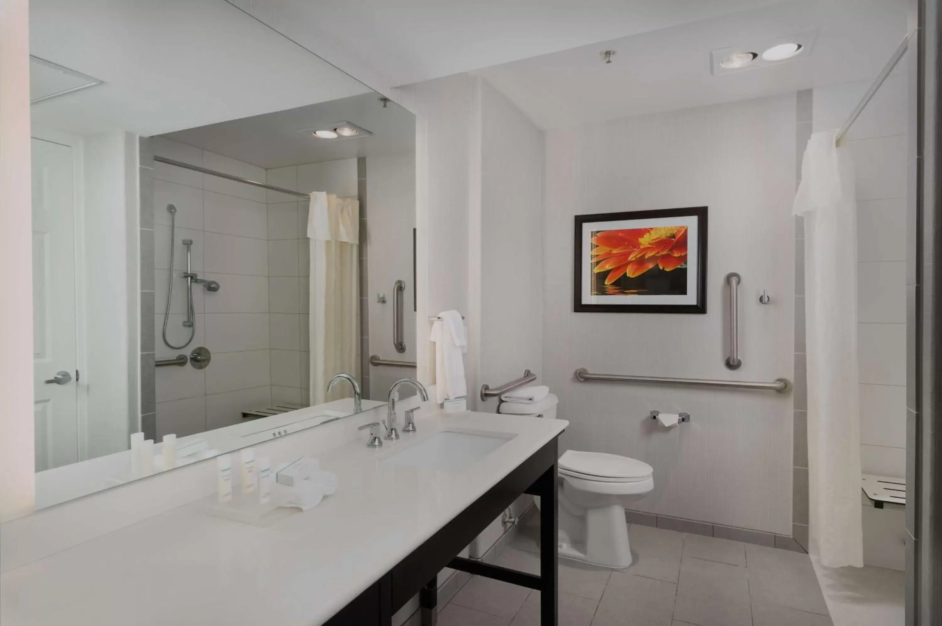 Bathroom in Homewood Suites by Hilton Vancouver / Portland