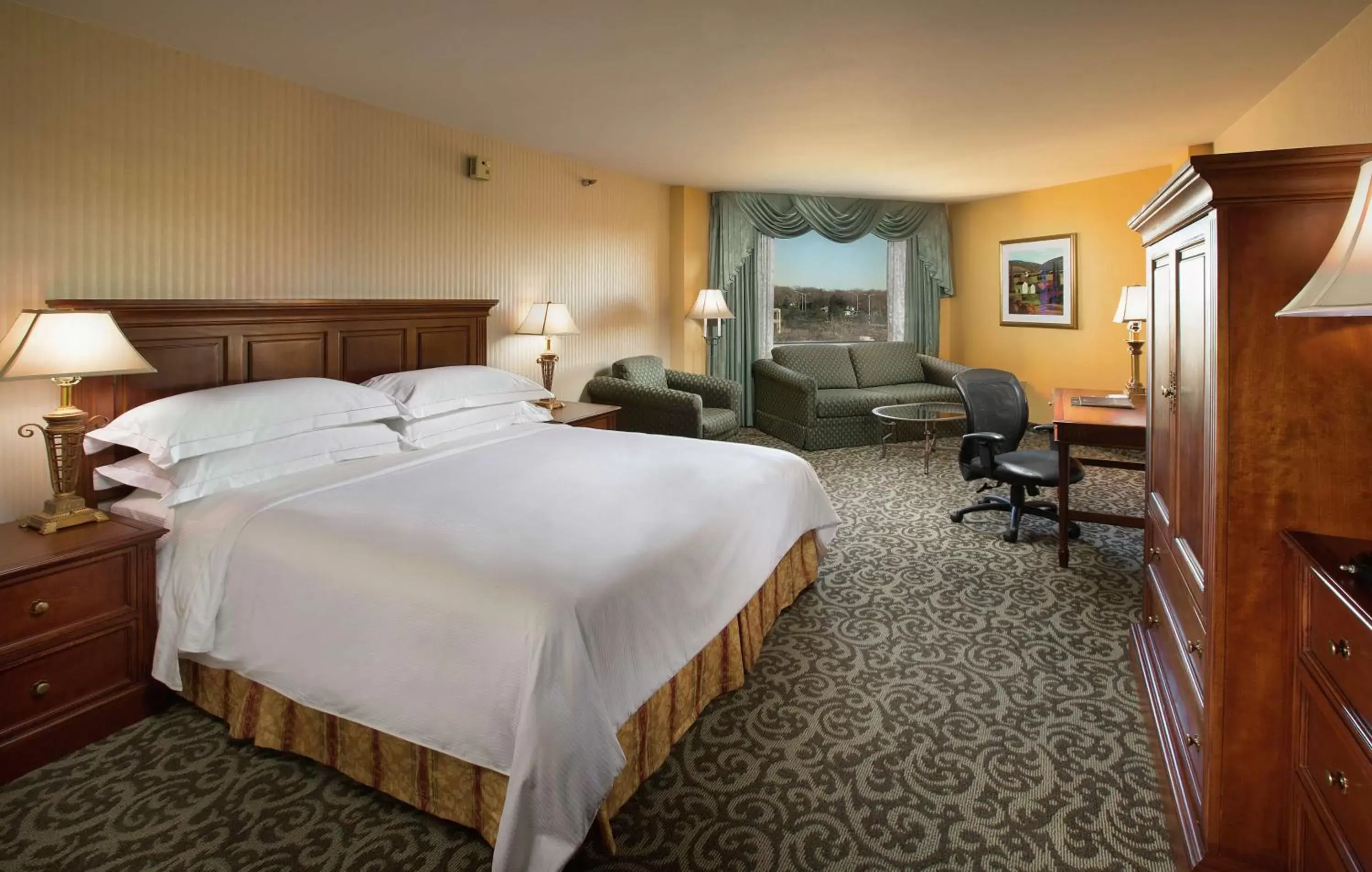 Bedroom in DoubleTree by Hilton Lisle Naperville