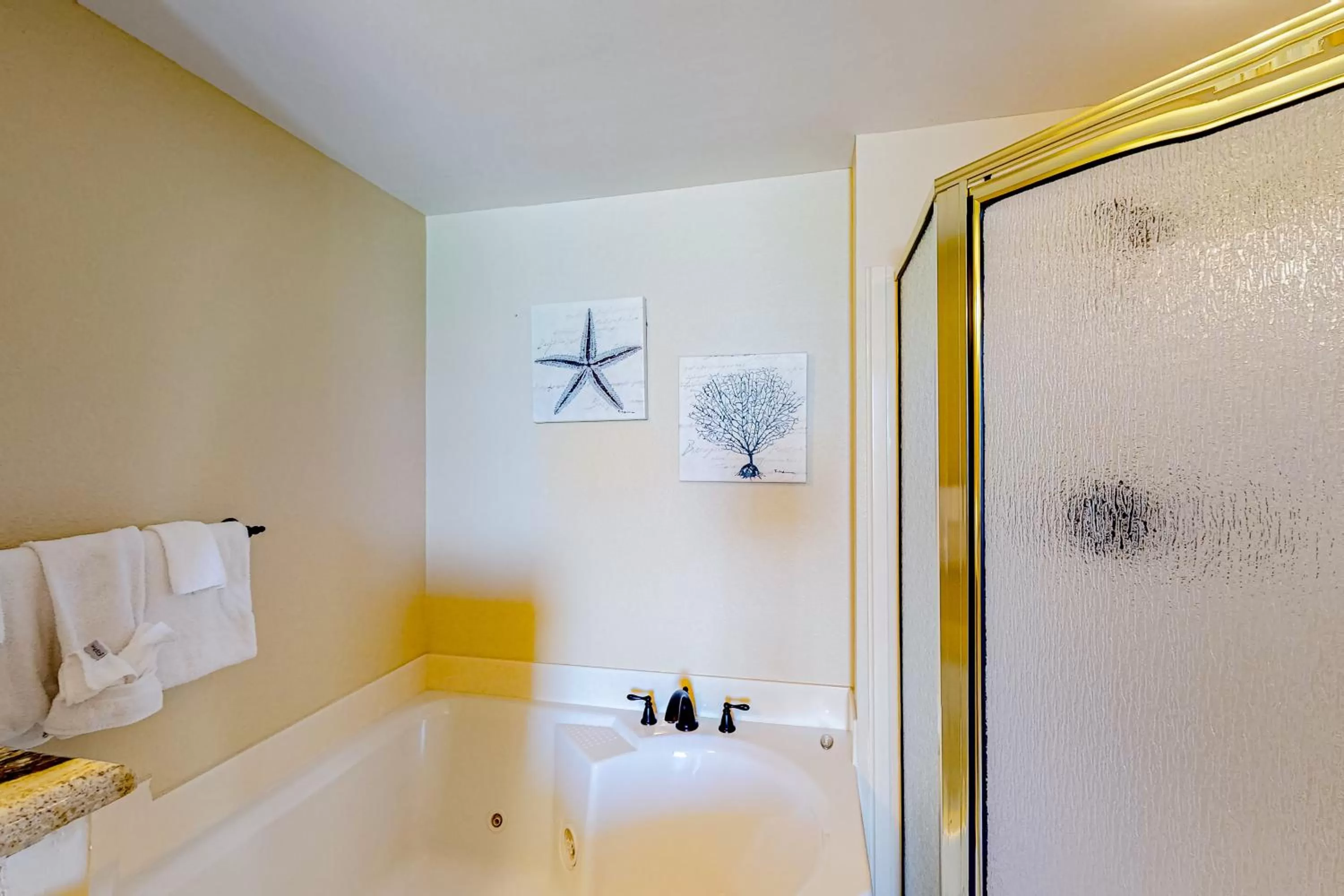 Bathroom in Spanish Key 304