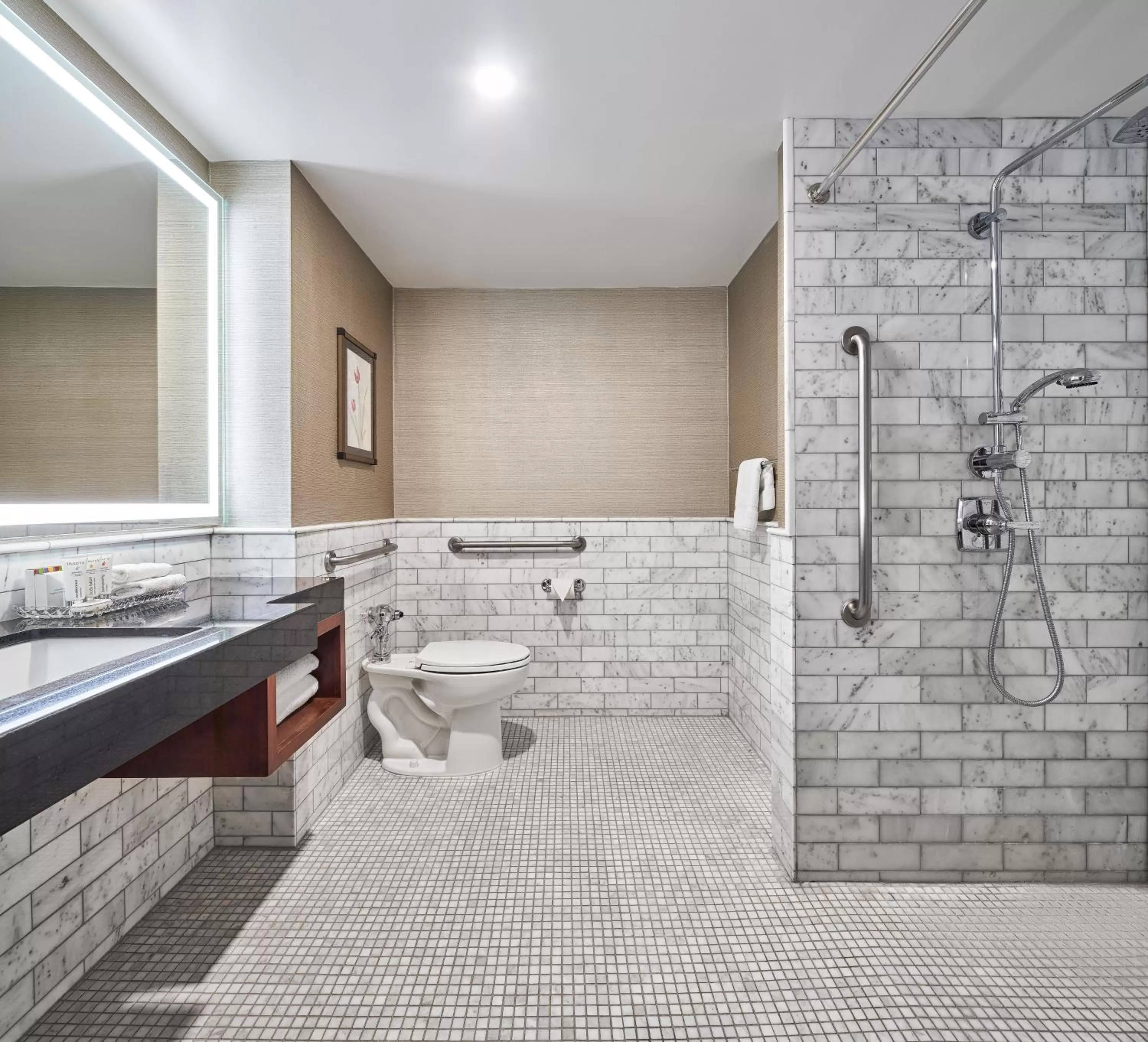 Bathroom in Lord Elgin Hotel