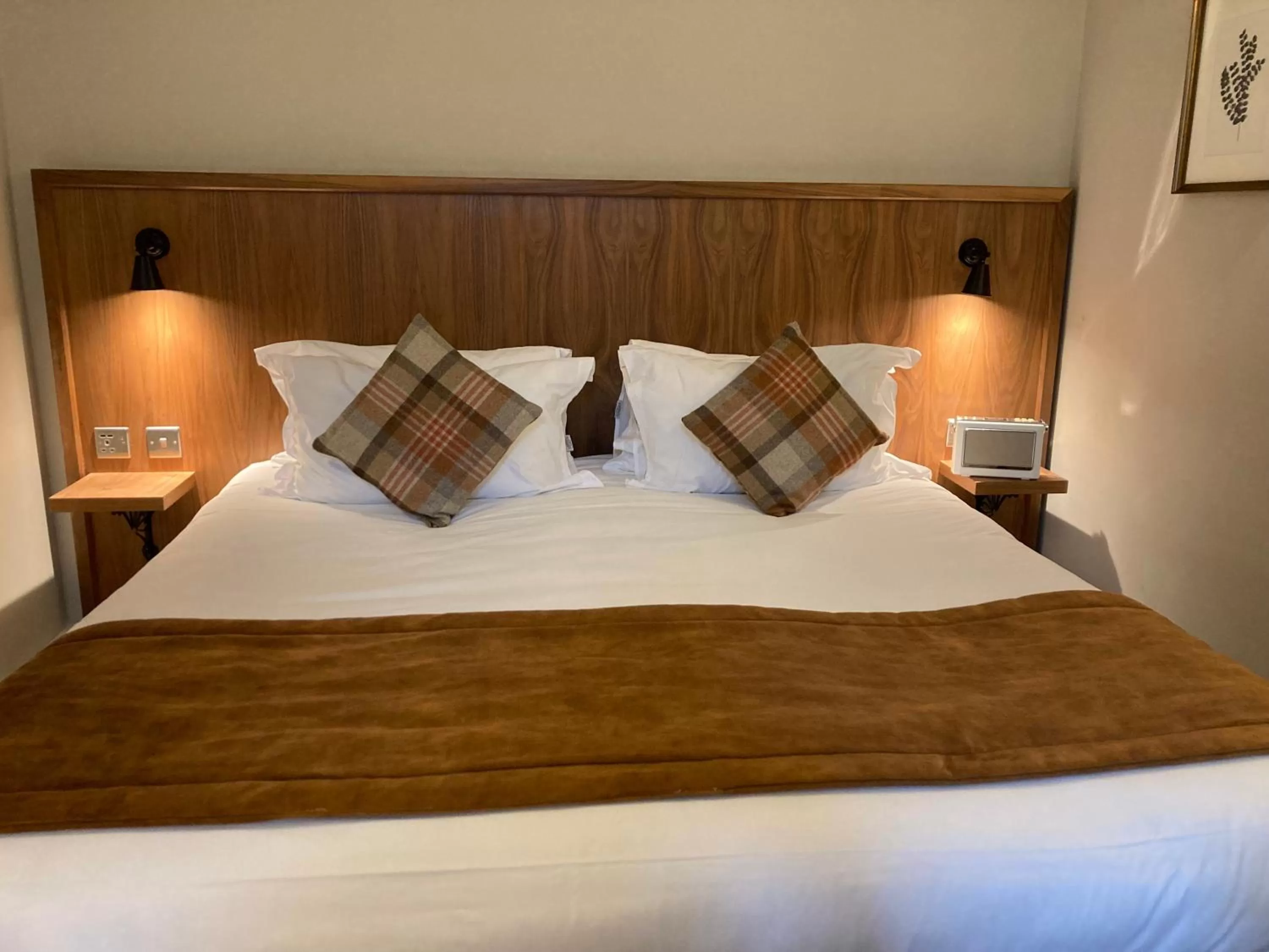 Bed in The Cross-Keys Hotel
