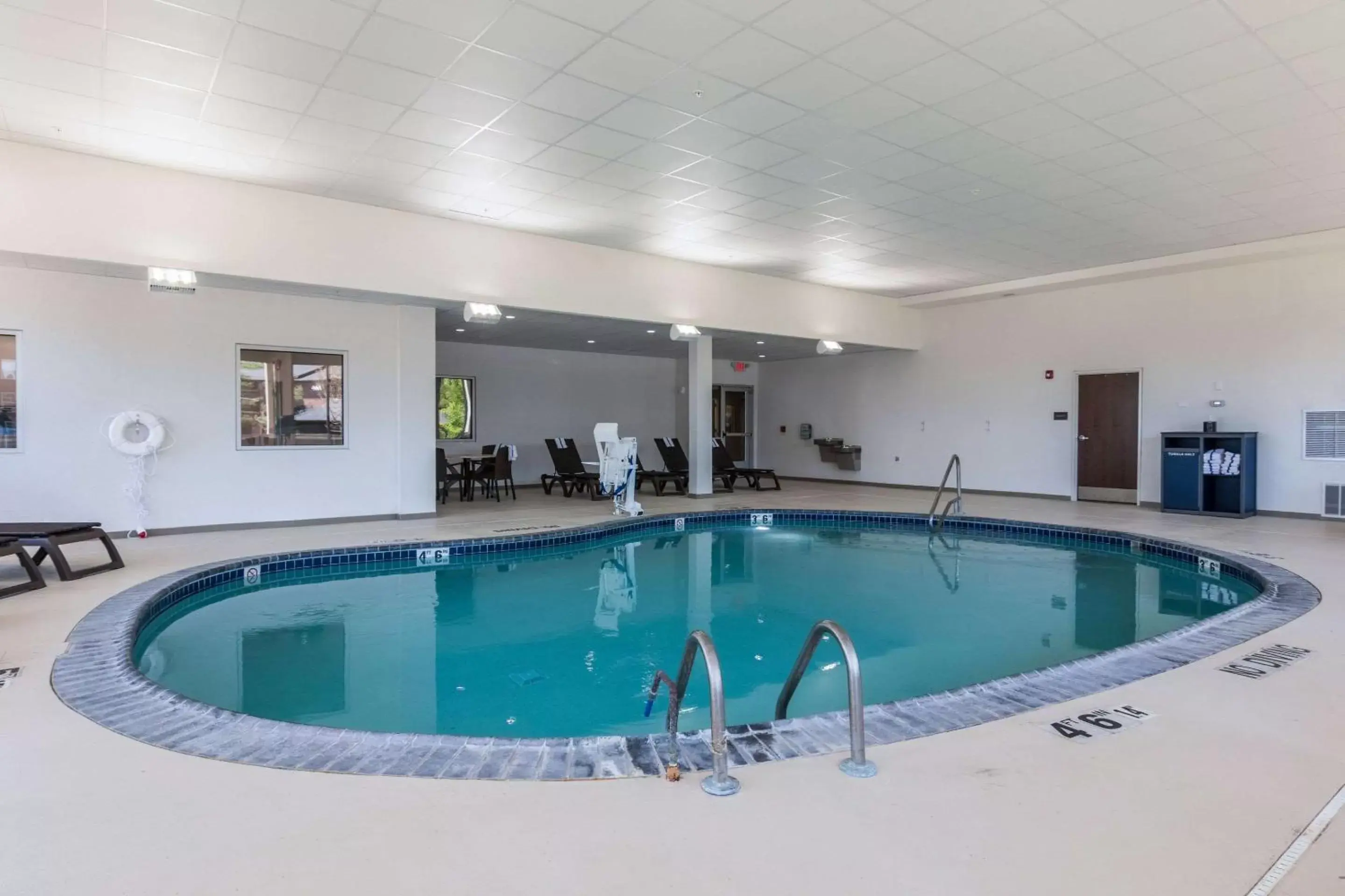 On site, Swimming Pool in Comfort Inn Edwardsville - St. Louis