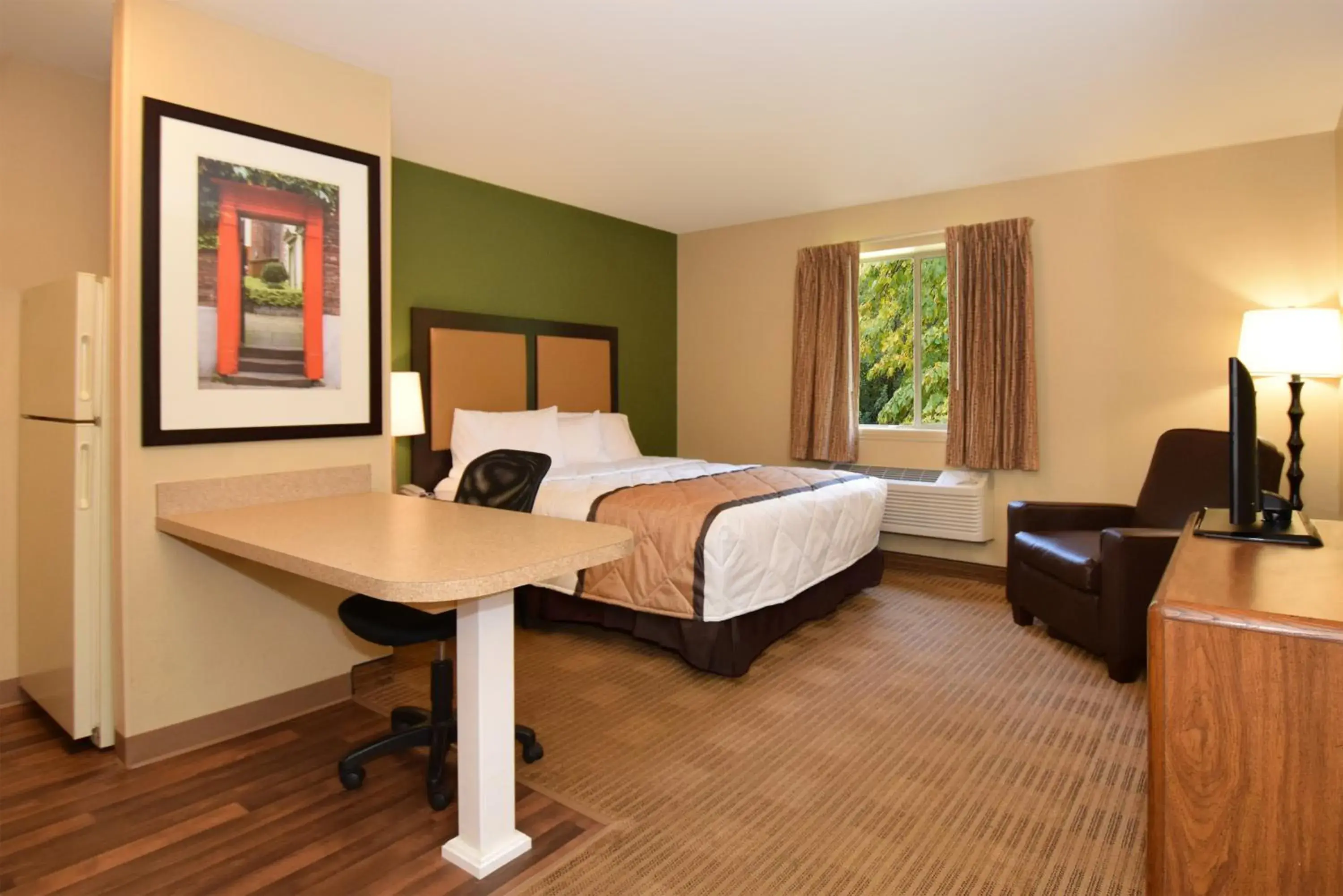 TV and multimedia in Extended Stay America Suites - Knoxville - West Hills