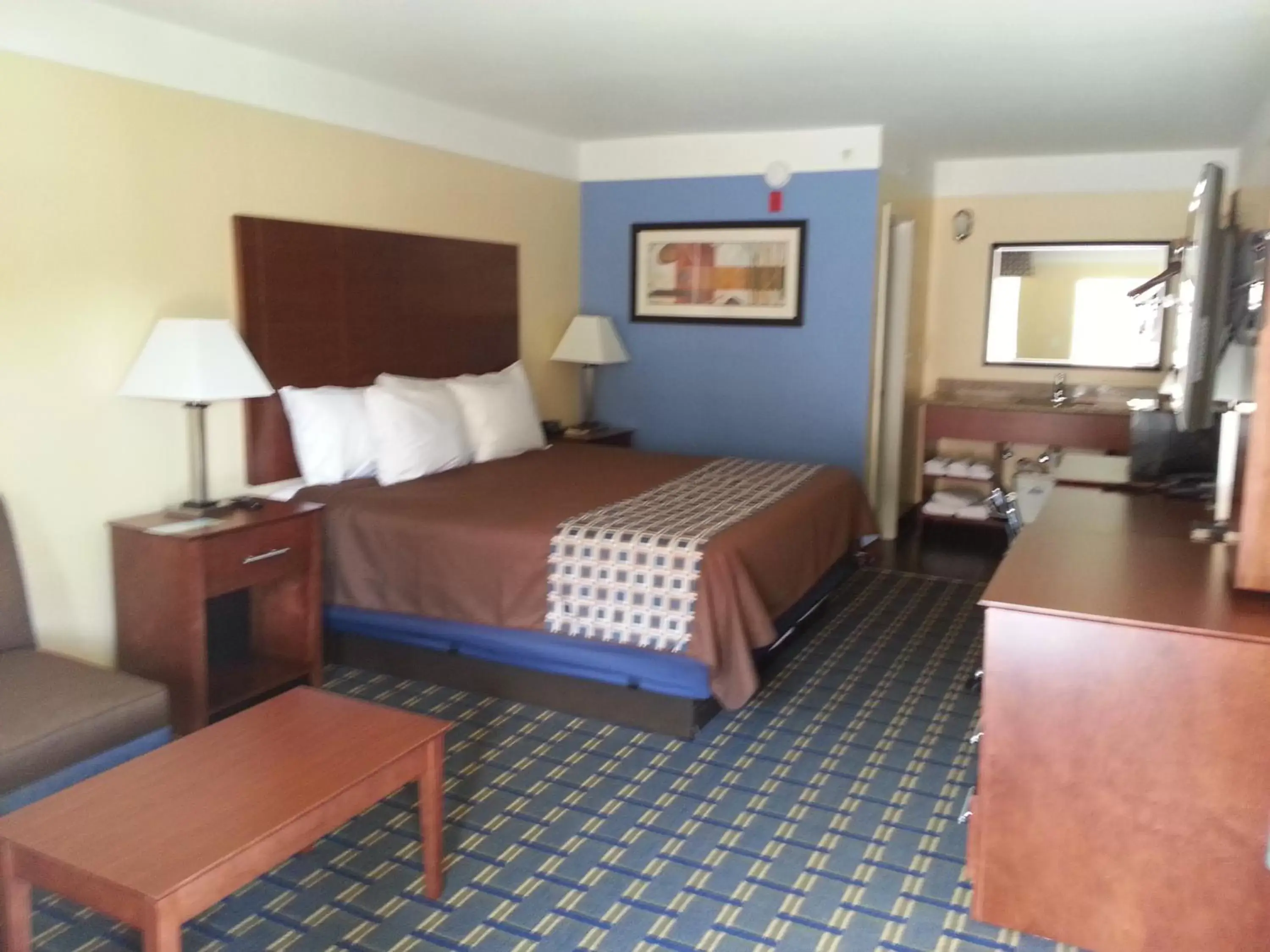 Bedroom, Bed in Days Inn by Wyndham Fultondale