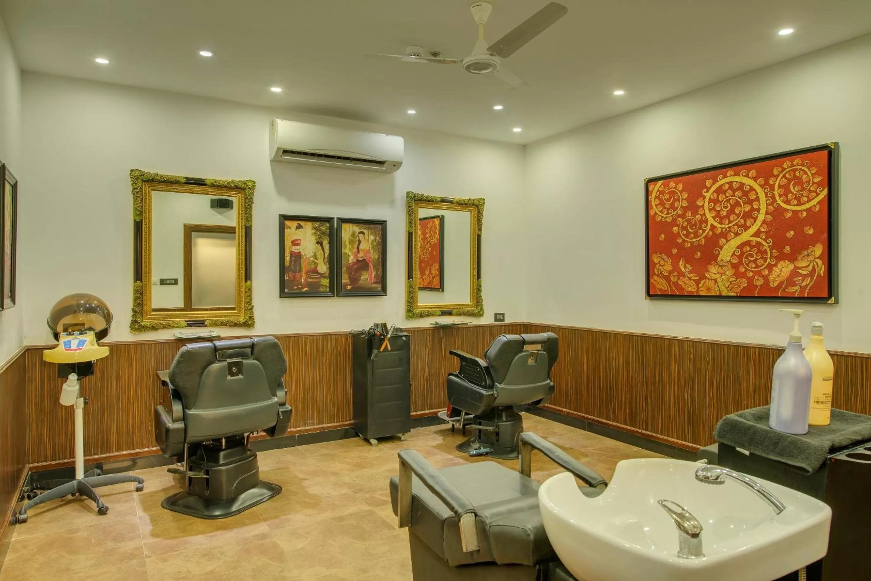 Solarium in Mayfair Waves