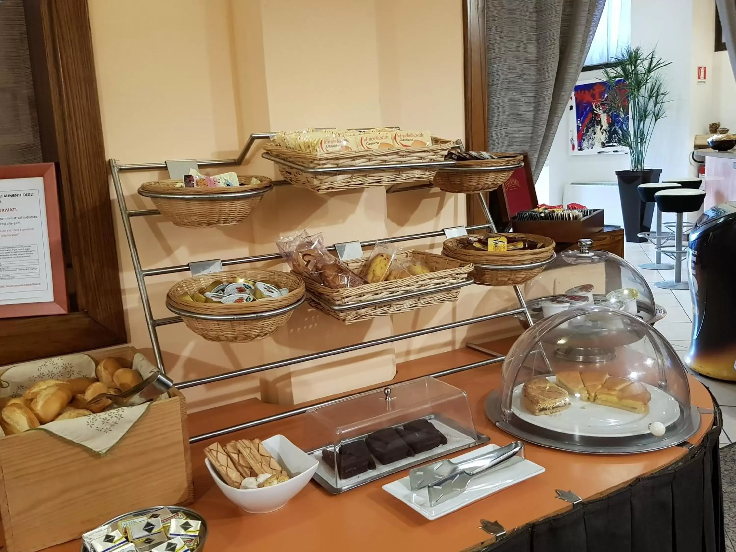 Buffet breakfast, Food in Valmarina