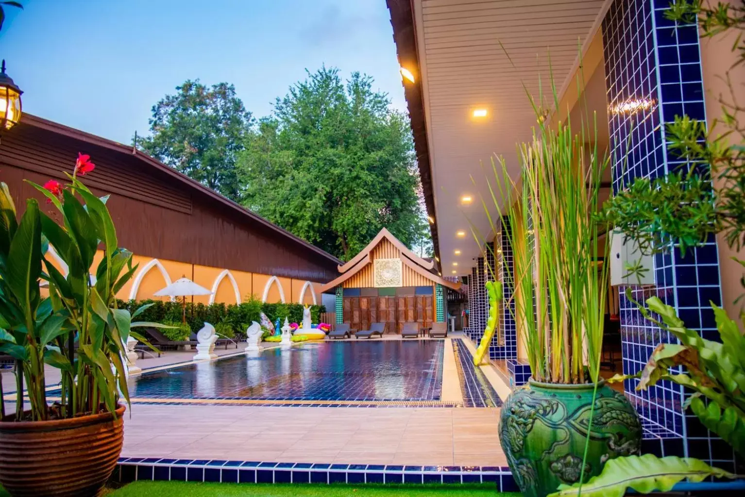 Swimming Pool in The LD Pattaya Hotel