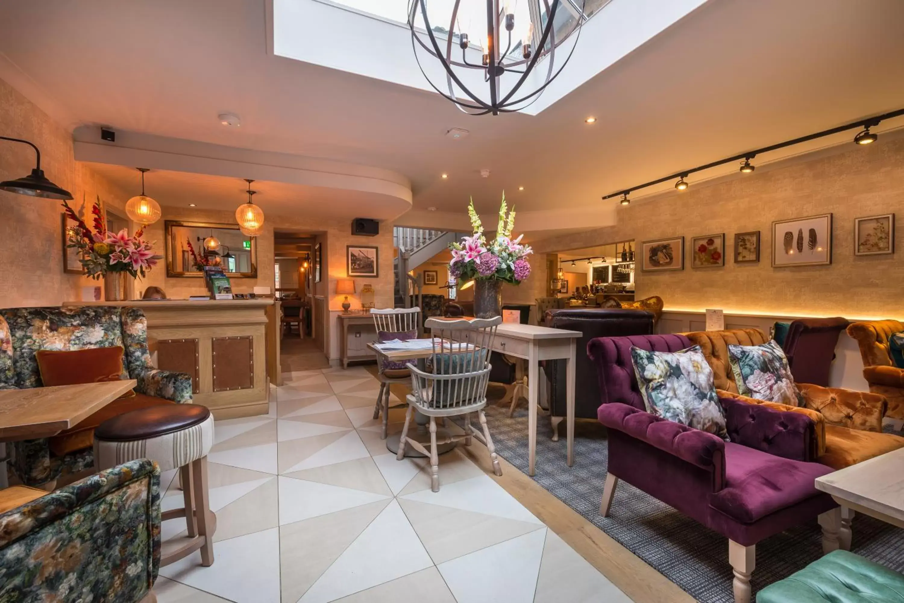 Restaurant/Places to Eat in The Three Swans Hotel, Hungerford, Berkshire