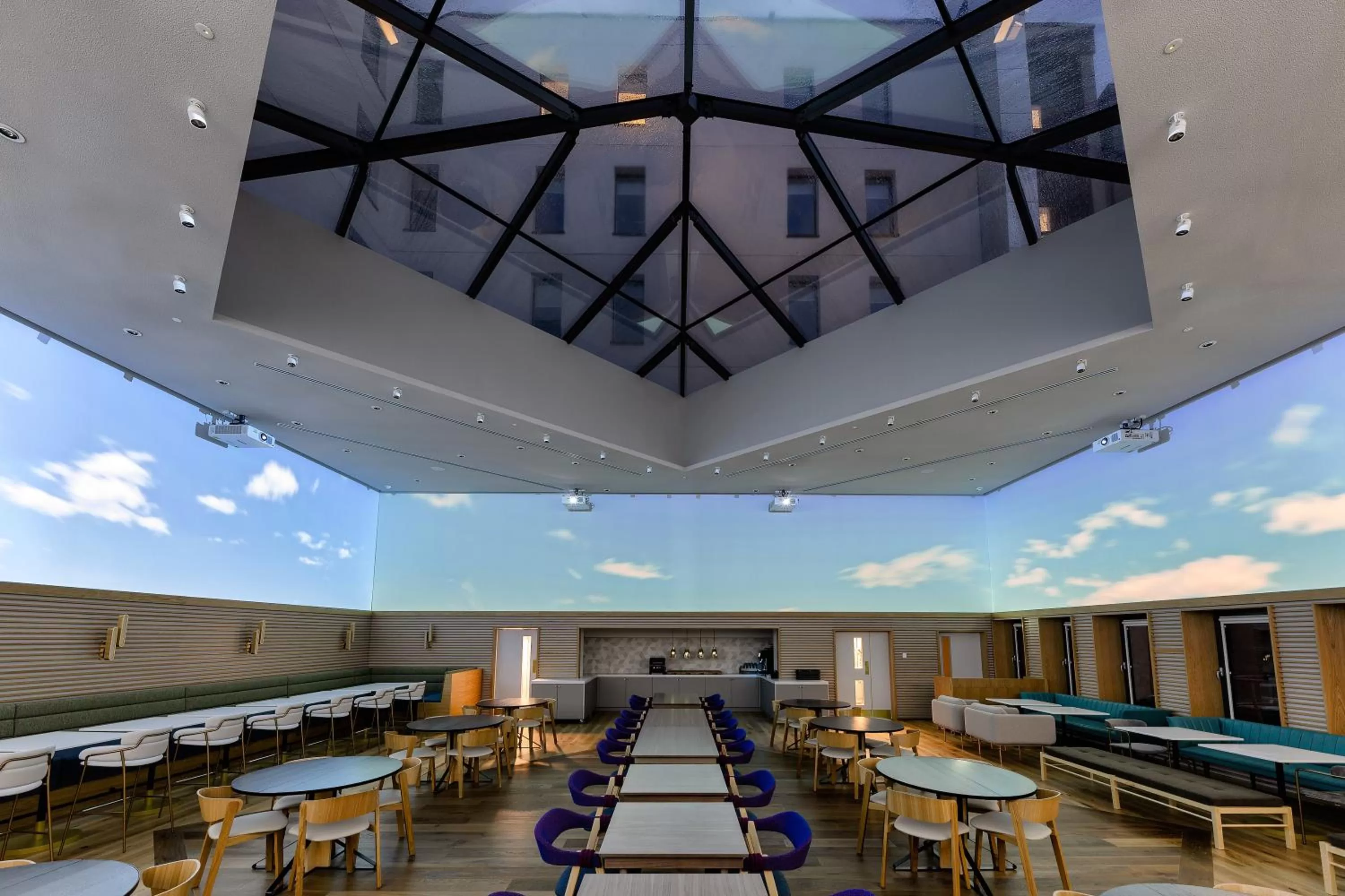 Business facilities in YOTEL Edinburgh