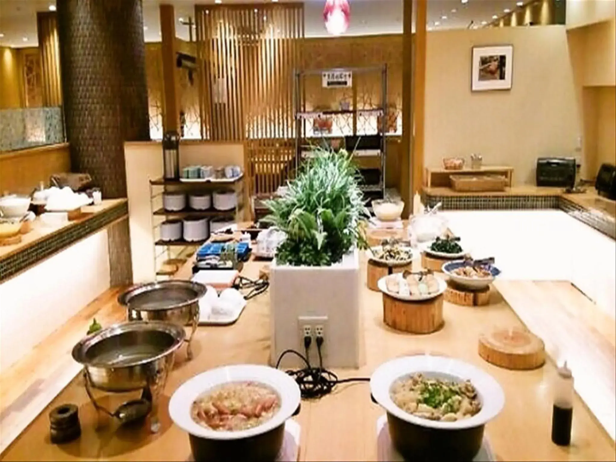 Buffet breakfast, Restaurant/Places to Eat in Hotel Crown Hills Himeji