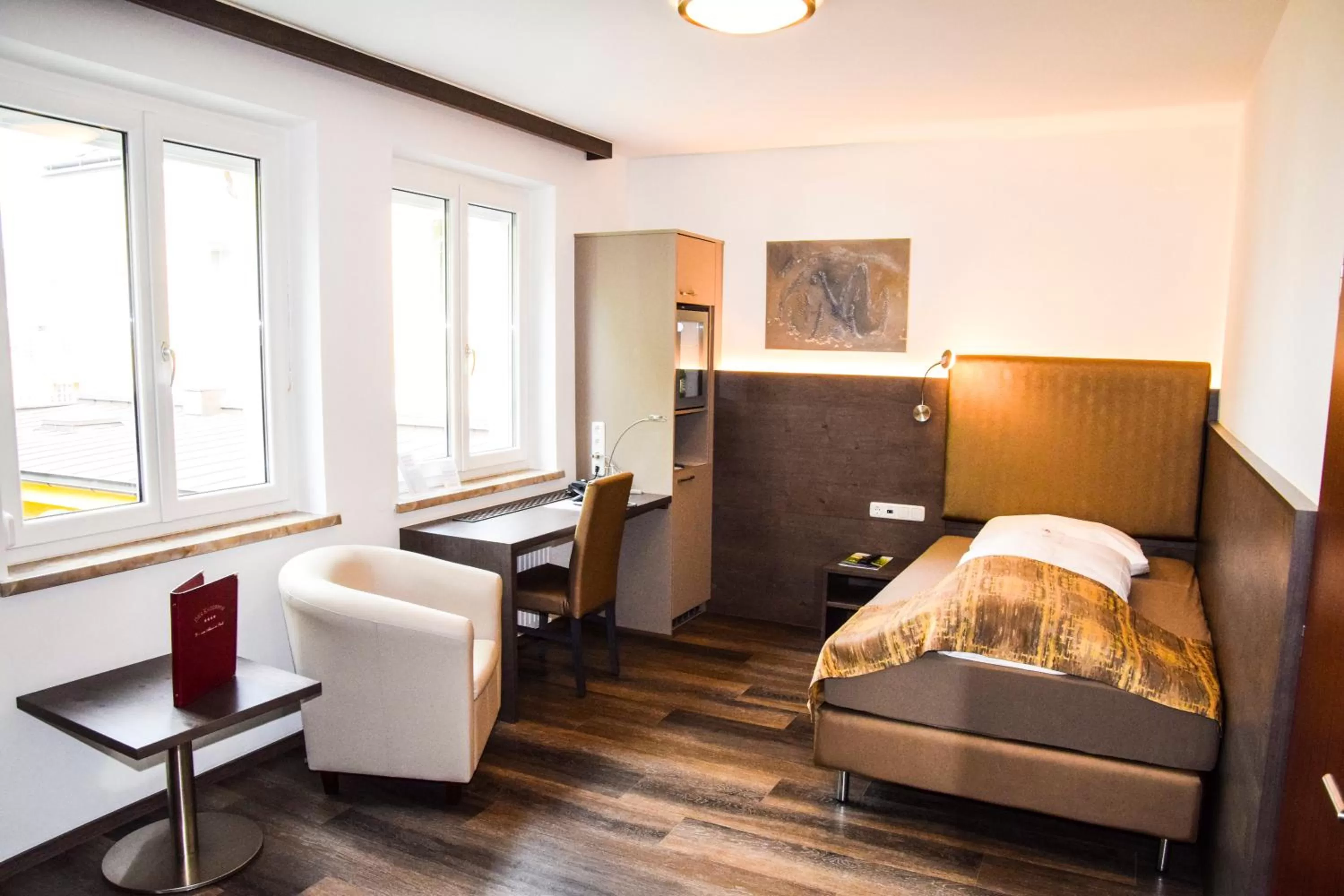 Photo of the whole room, Bed in Der Kaiserhof Ried