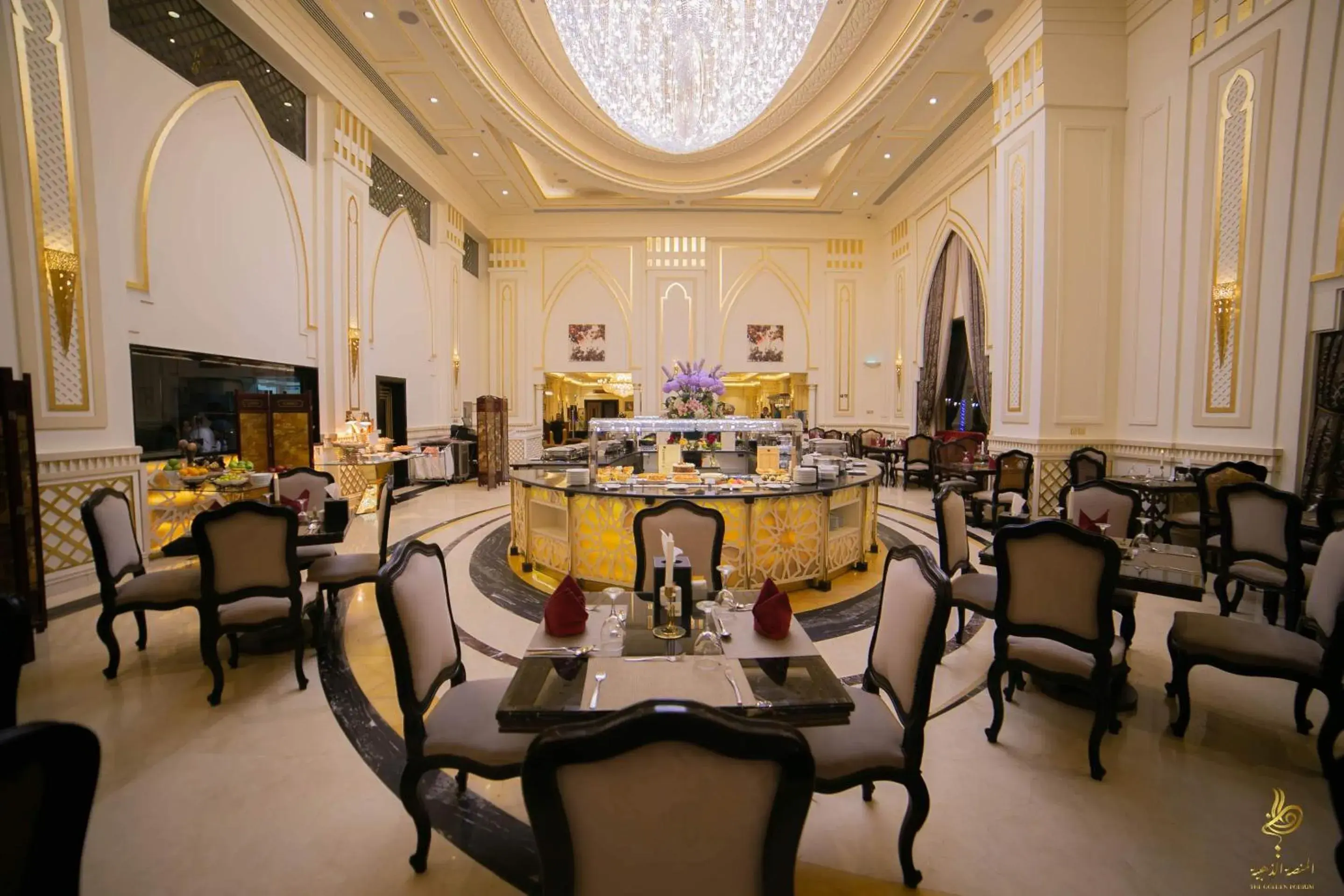 Restaurant/Places to Eat in Casablanca Grand Hotel
