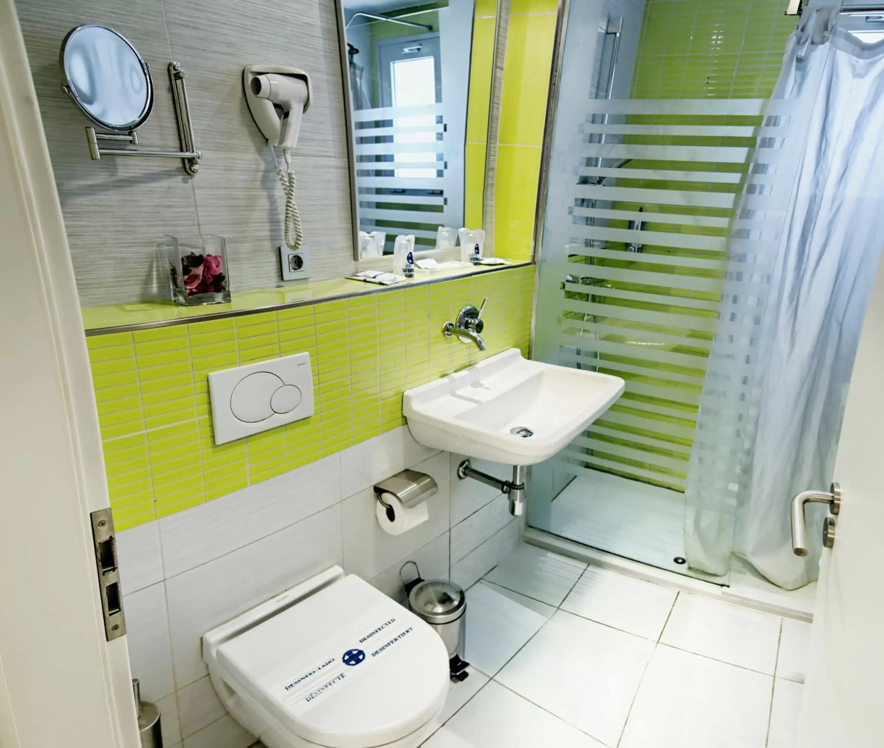 Bathroom in Hotel Riosol