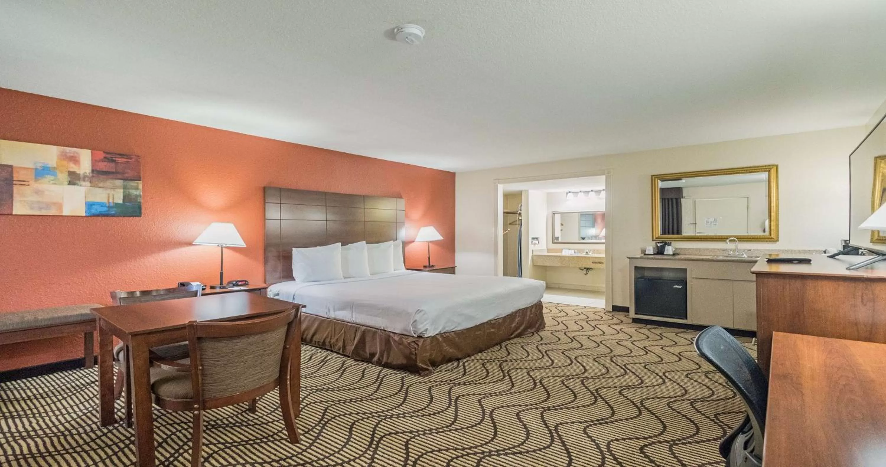 Bedroom, Bed in Best Western Roseville Inn