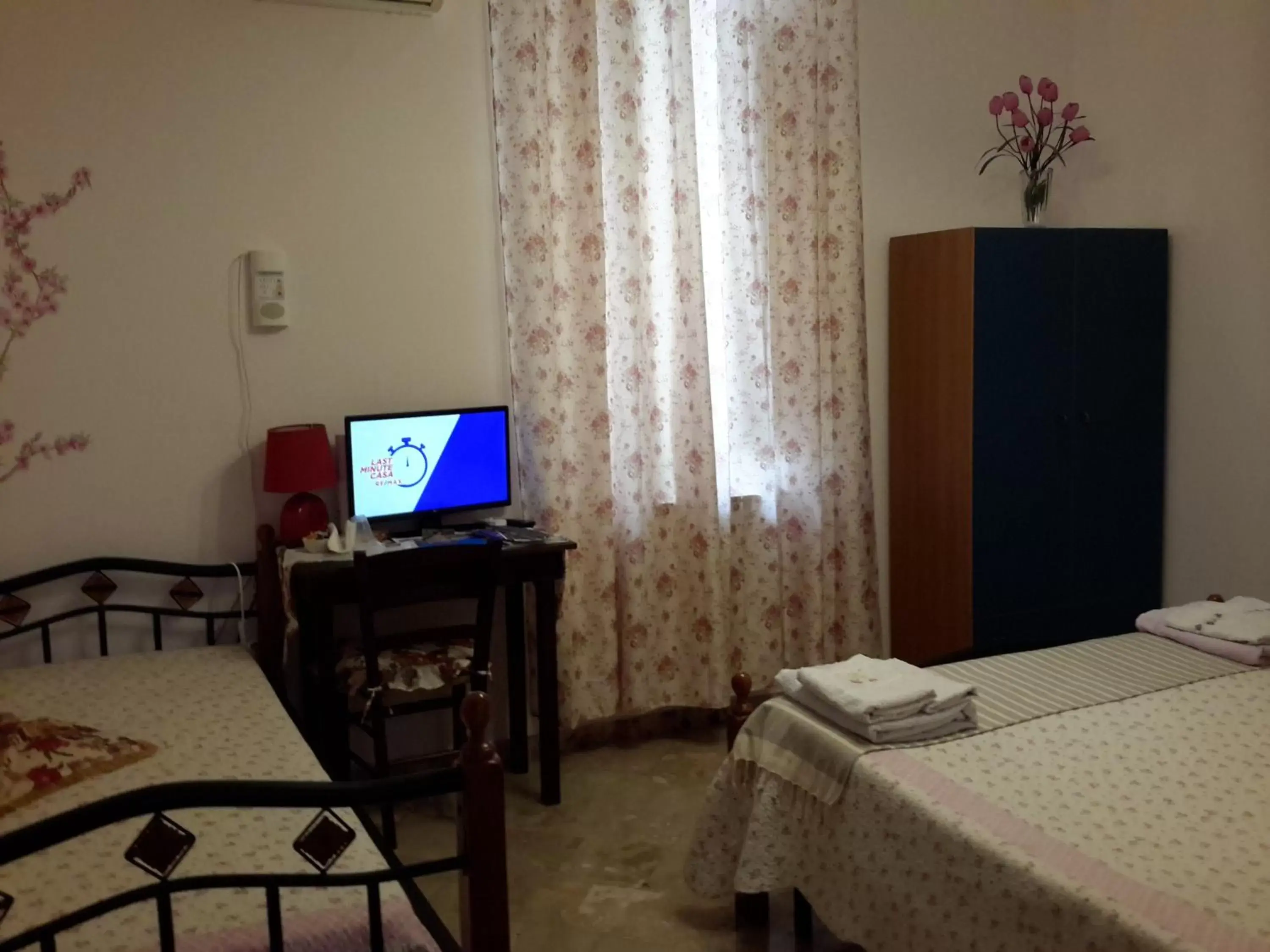 Triple Room with Bathroom in B&B Le 4 Stagioni Triple Room with Bathroom in B&B Le 4 Stagioni