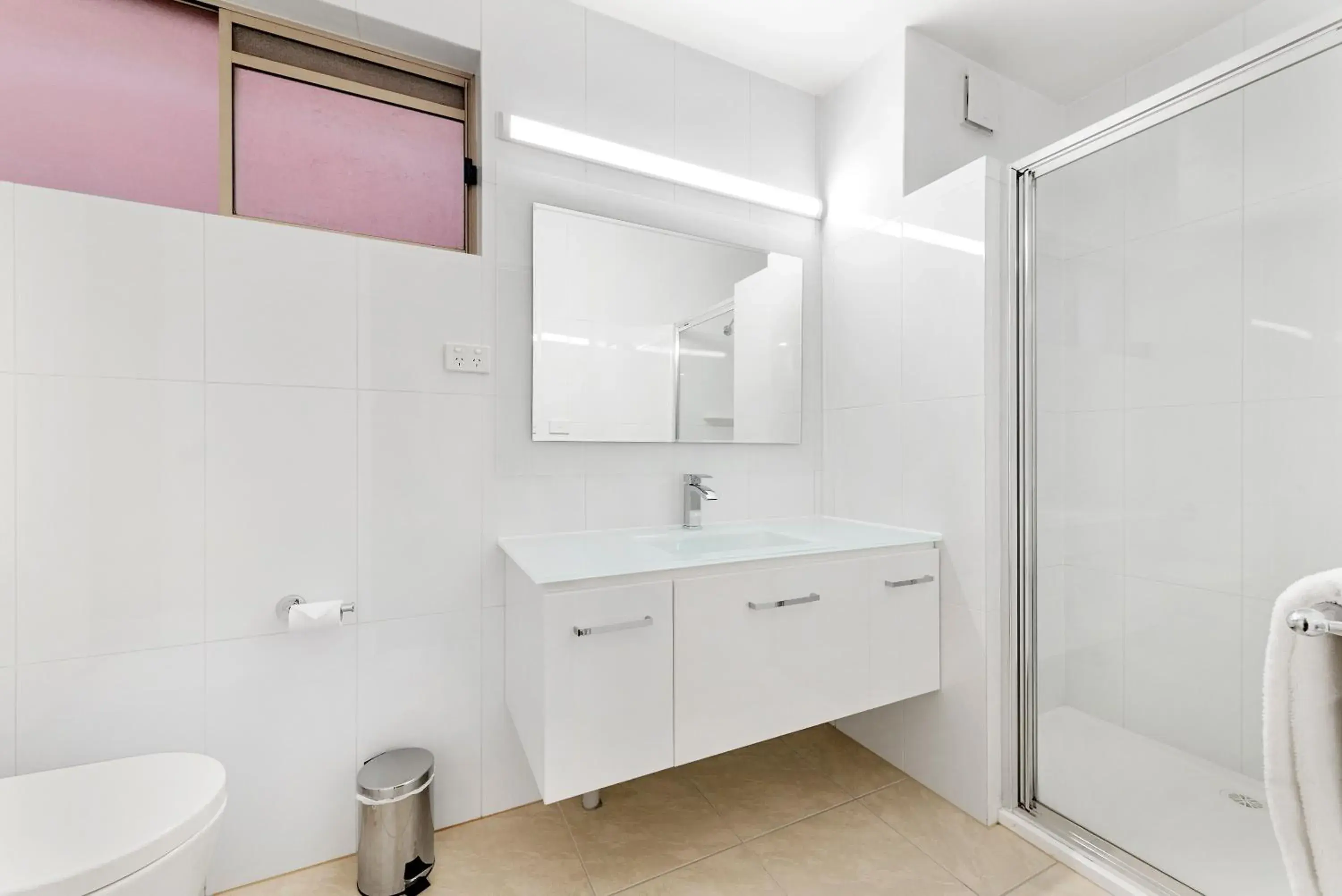 Bathroom in Bay City Geelong Motel