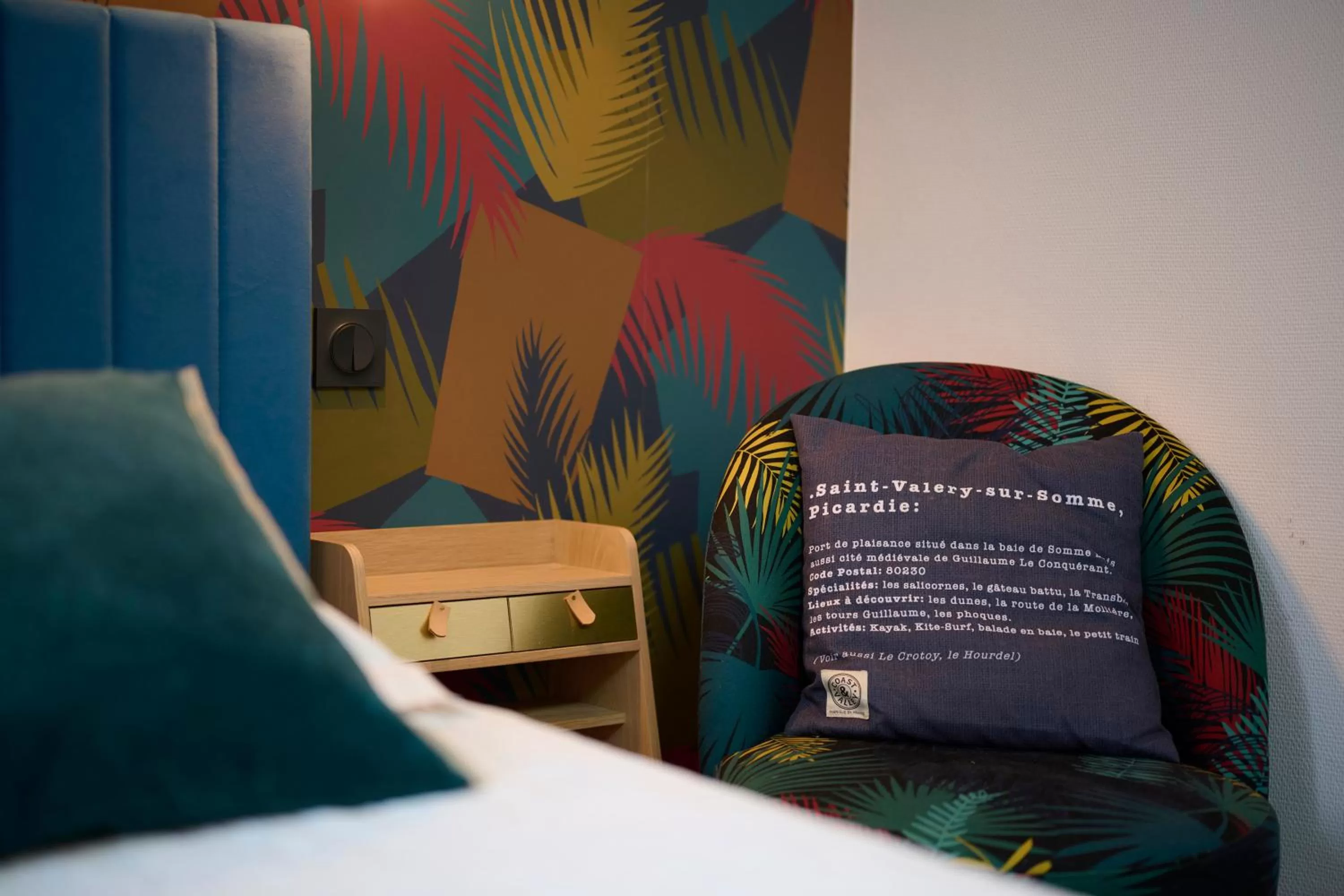 Decorative detail, Bed in The Originals Boutique, Hôtel La Colonne de Bronze, Saint-Valéry-sur-Somme