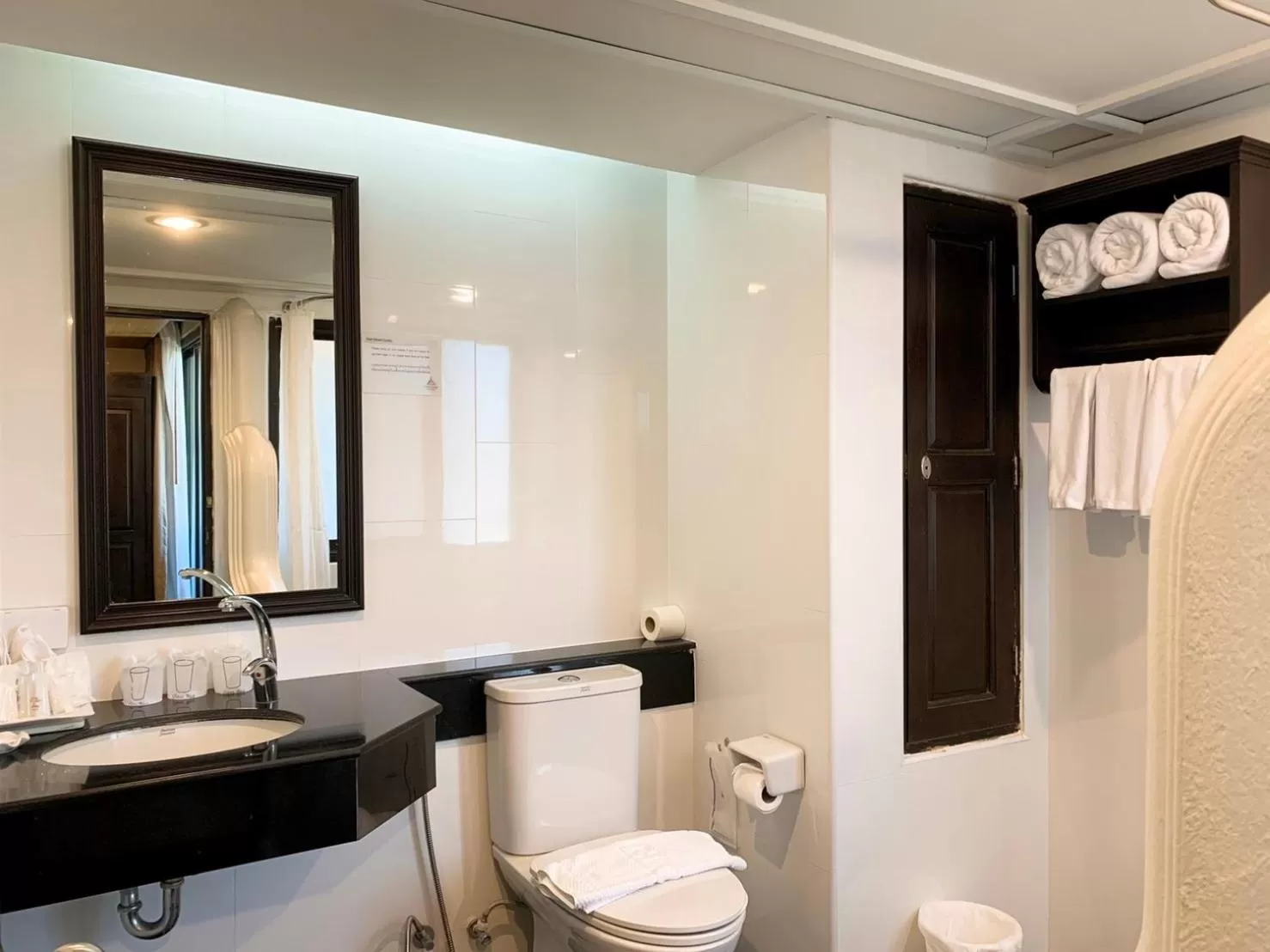 Bathroom in Raming Lodge Hotel