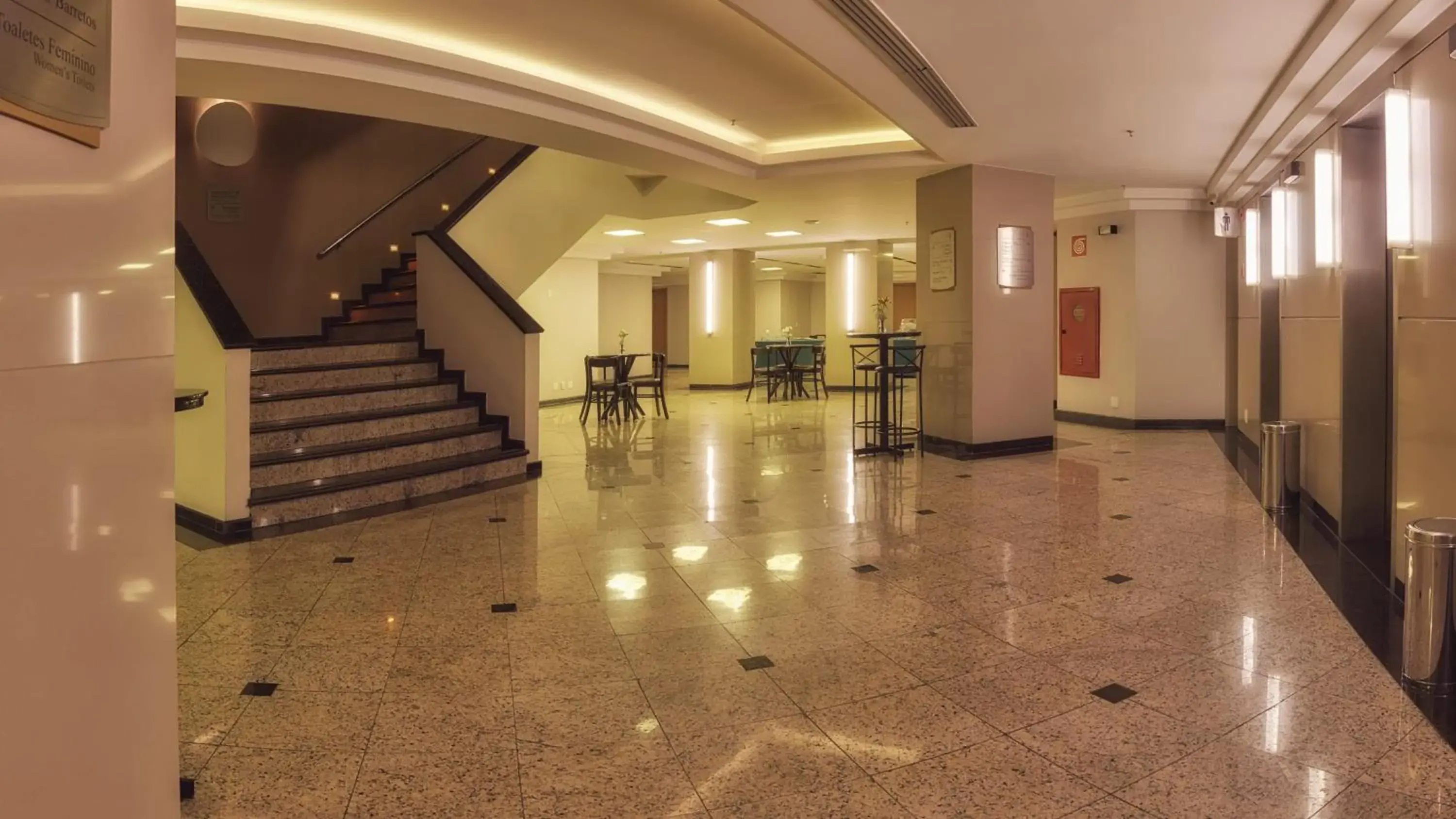 Lobby or reception in Sol Alphaville Hotel & Residence