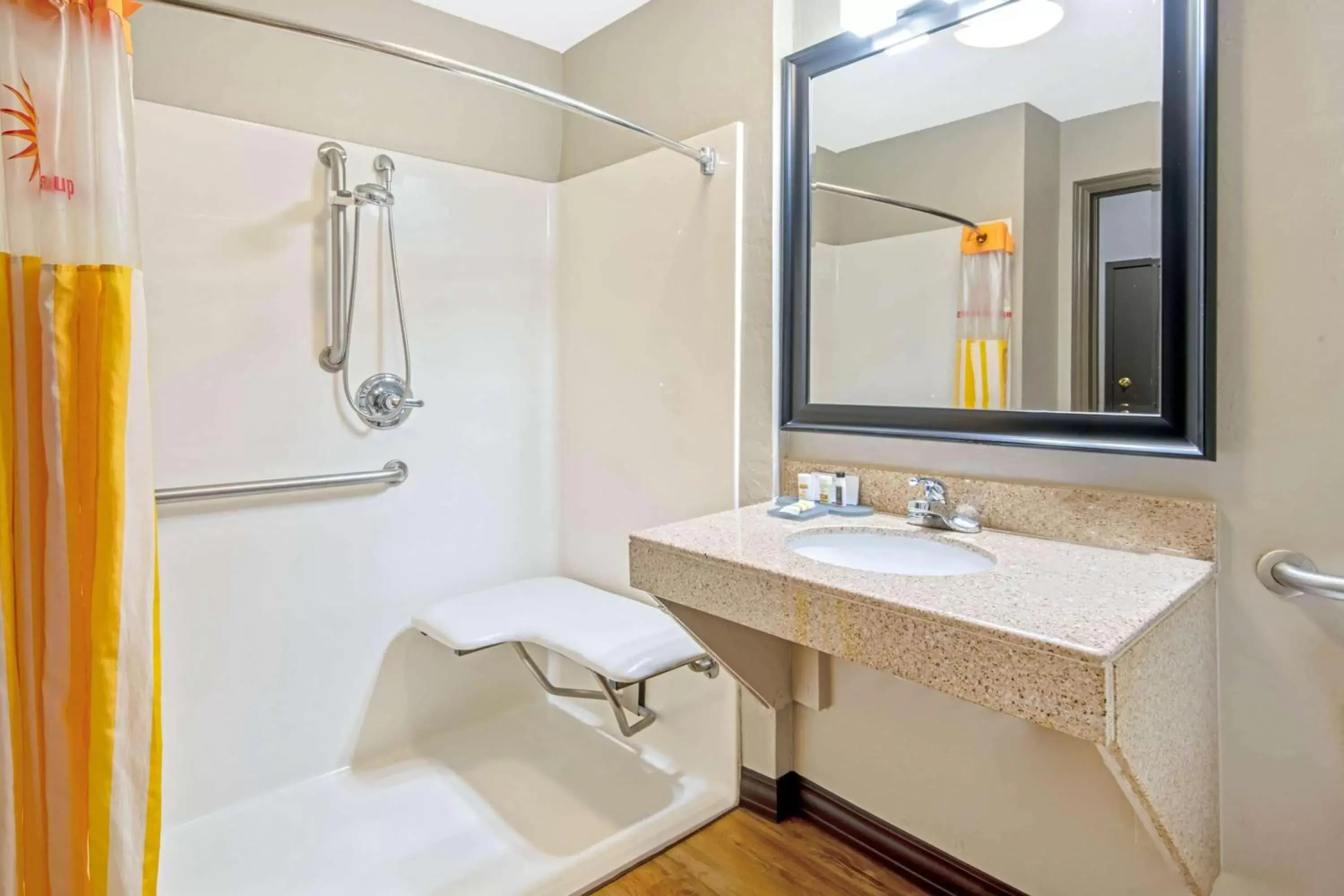 Shower, Bathroom in La Quinta by Wyndham Oklahoma City - Moore