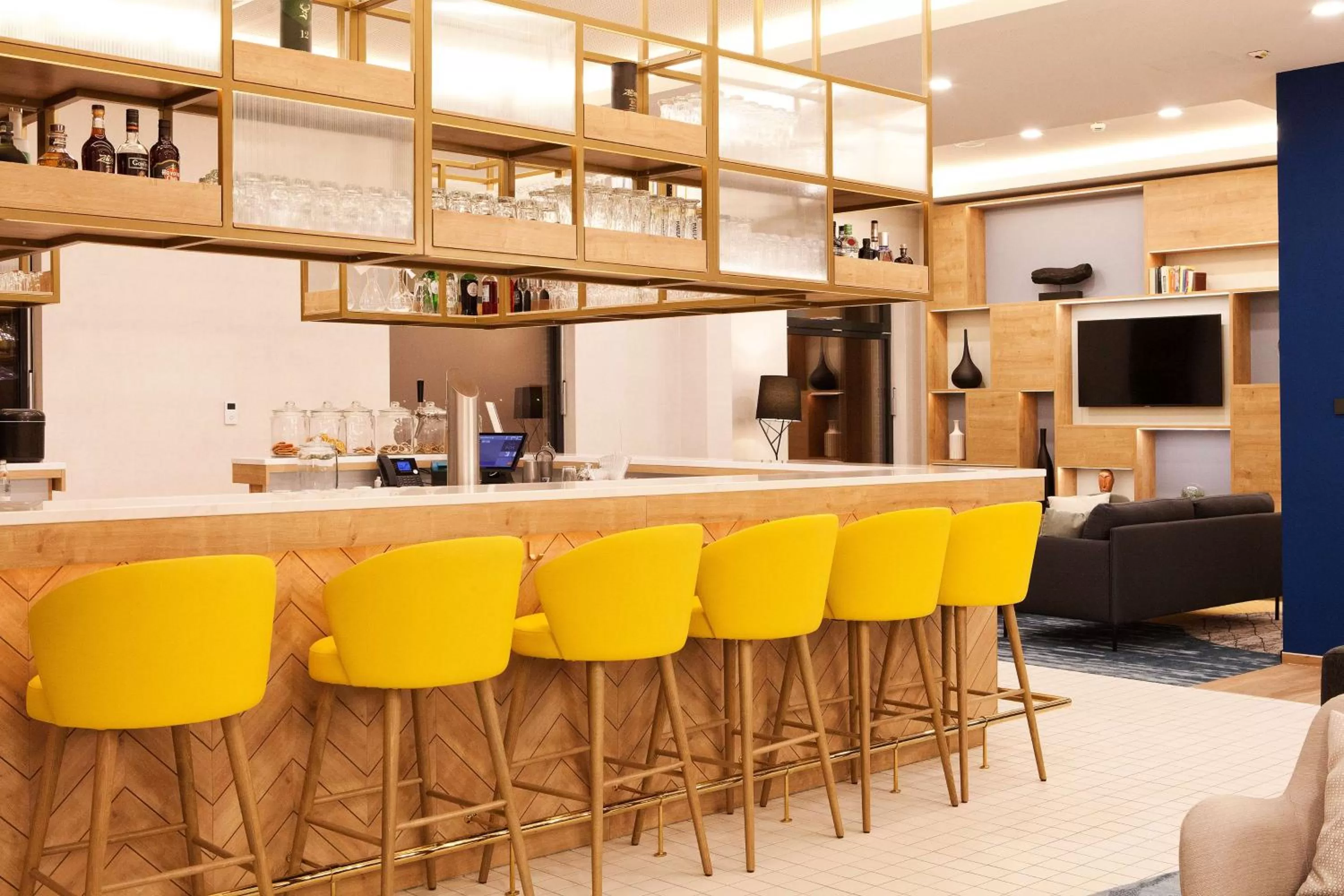 Lounge or bar in Hilton Garden Inn Munich Messe