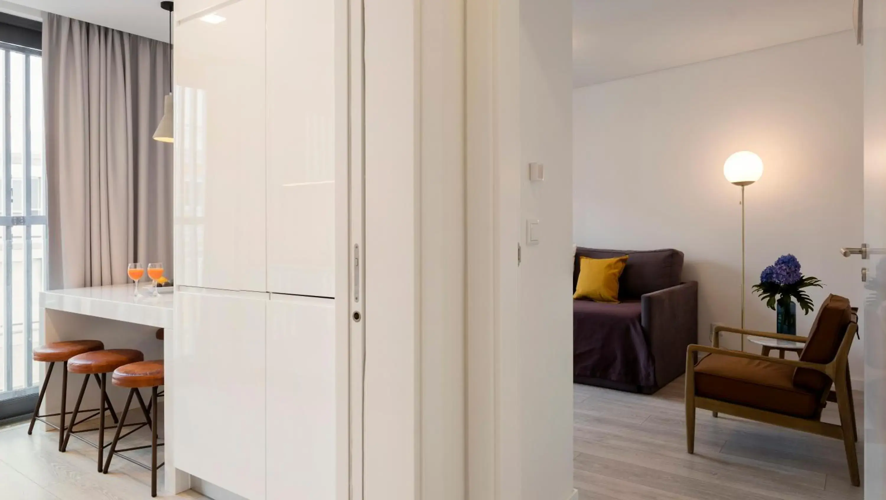 Kitchen or kitchenette, Seating Area in Lisbon Serviced Apartments - Parque