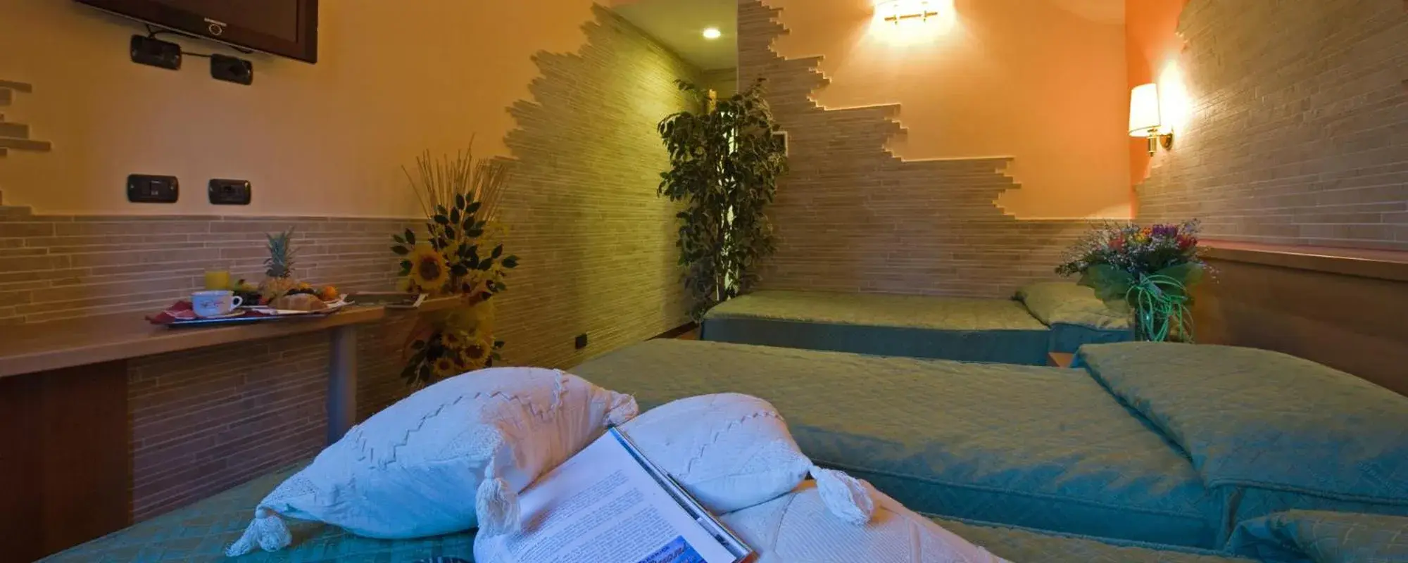 Bed in Hotel Ristorante Tre Leoni
