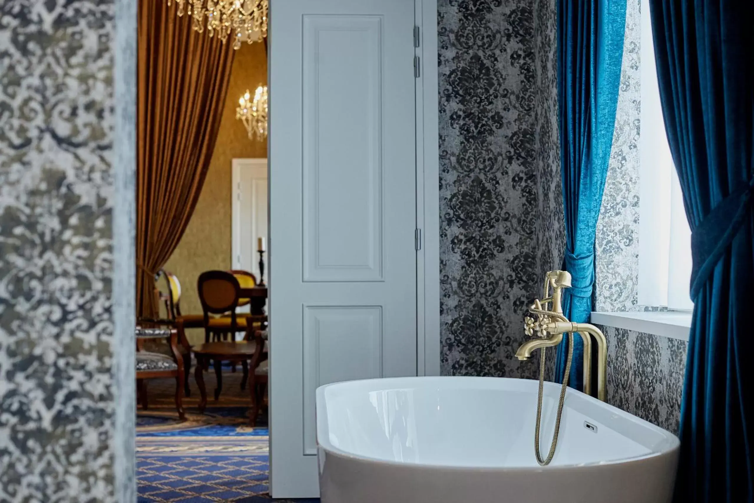 Hot Tub, Bathroom in Mystery Hotel Budapest