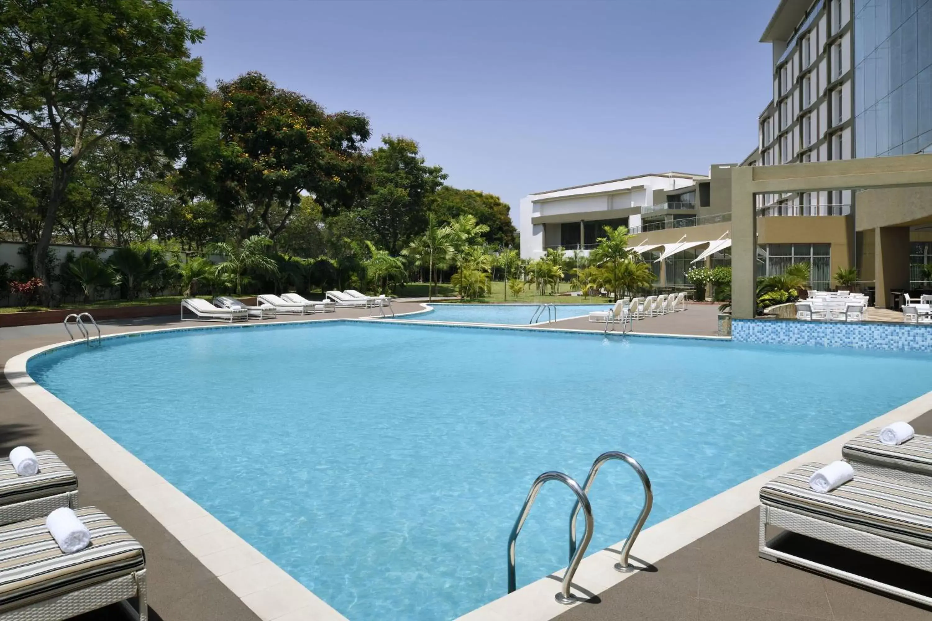 Swimming Pool in Accra Marriott Hotel