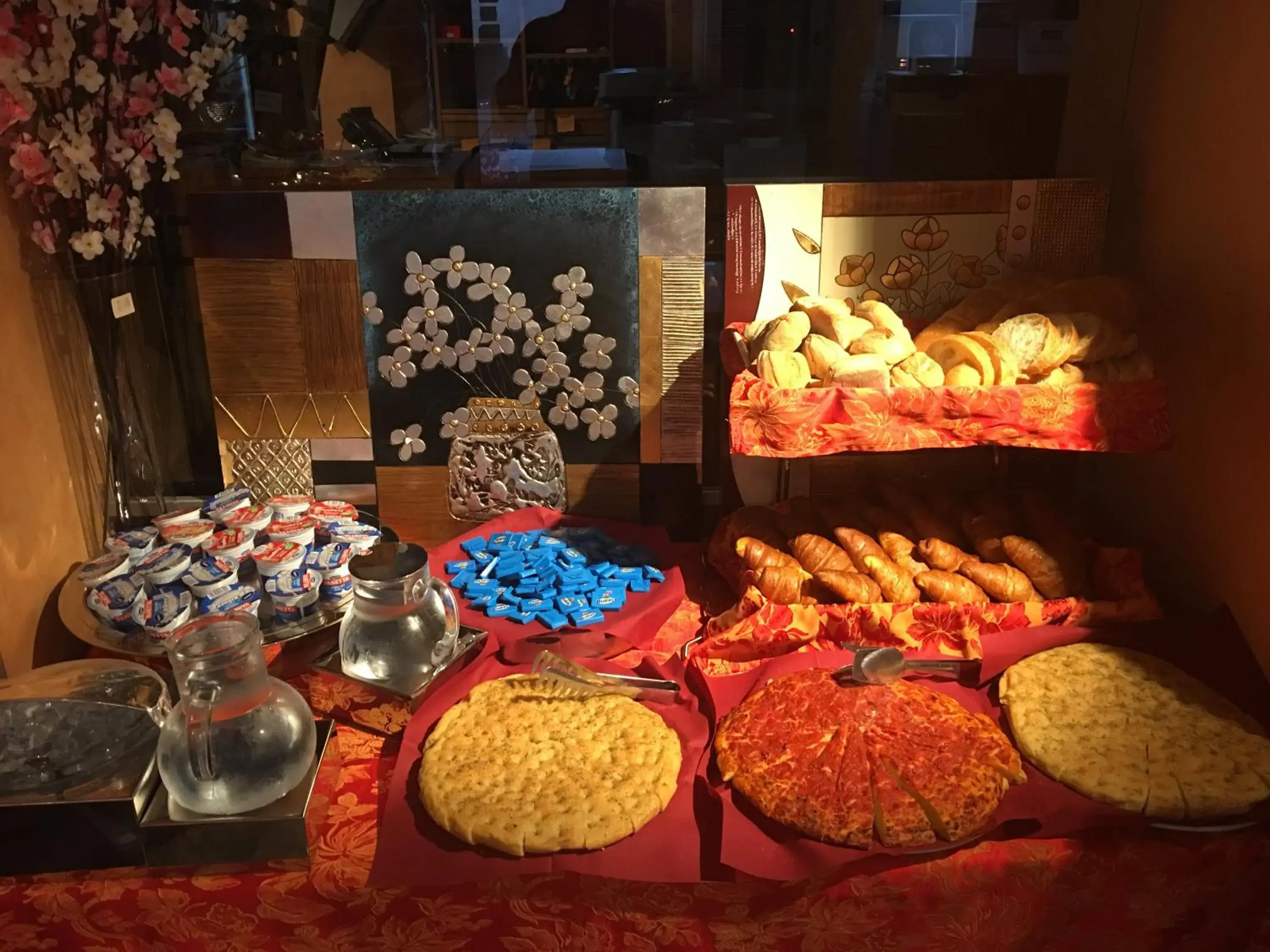 Buffet breakfast, Food in In Riva Al Lago