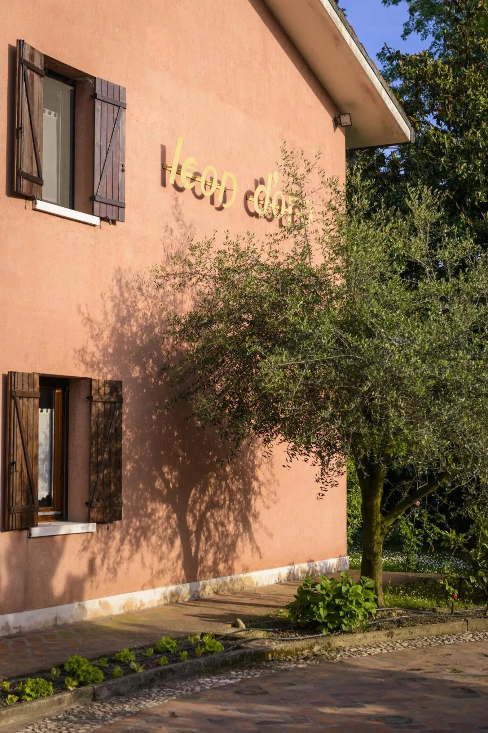 Facade/entrance, Property Building in Relais Leon d'Oro