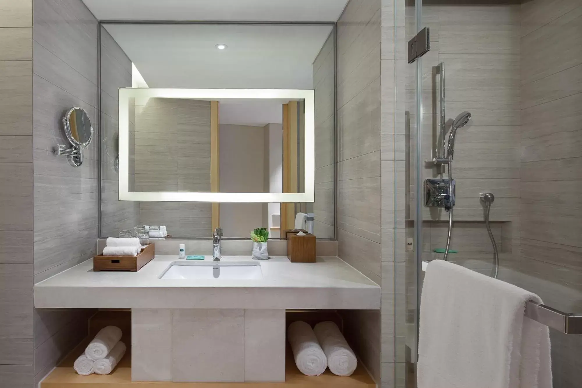 Shower, Bathroom in Courtyard by Marriott Hangzhou Qianjiang
