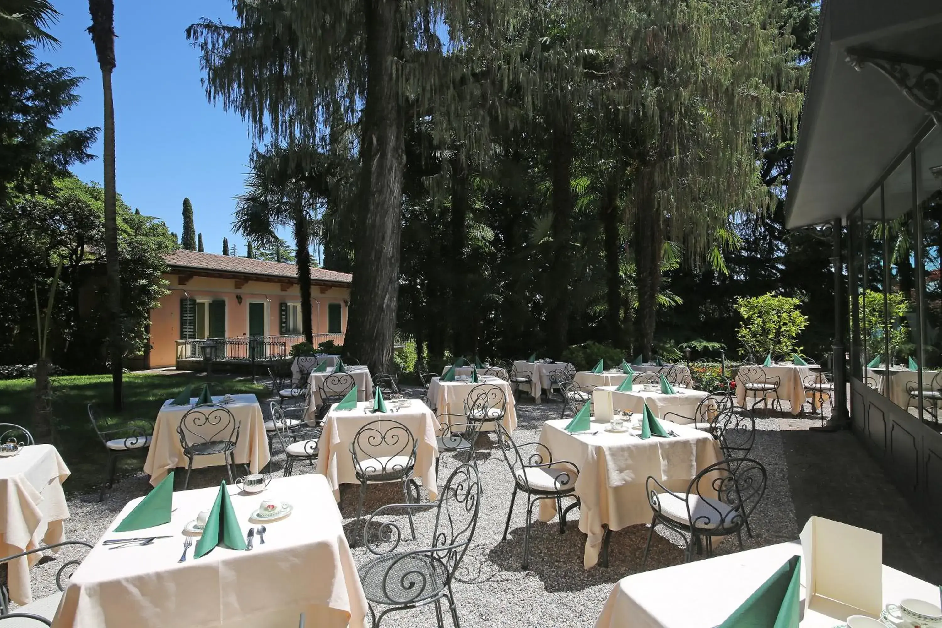 Restaurant/Places to Eat in Hotel Villa Sofia