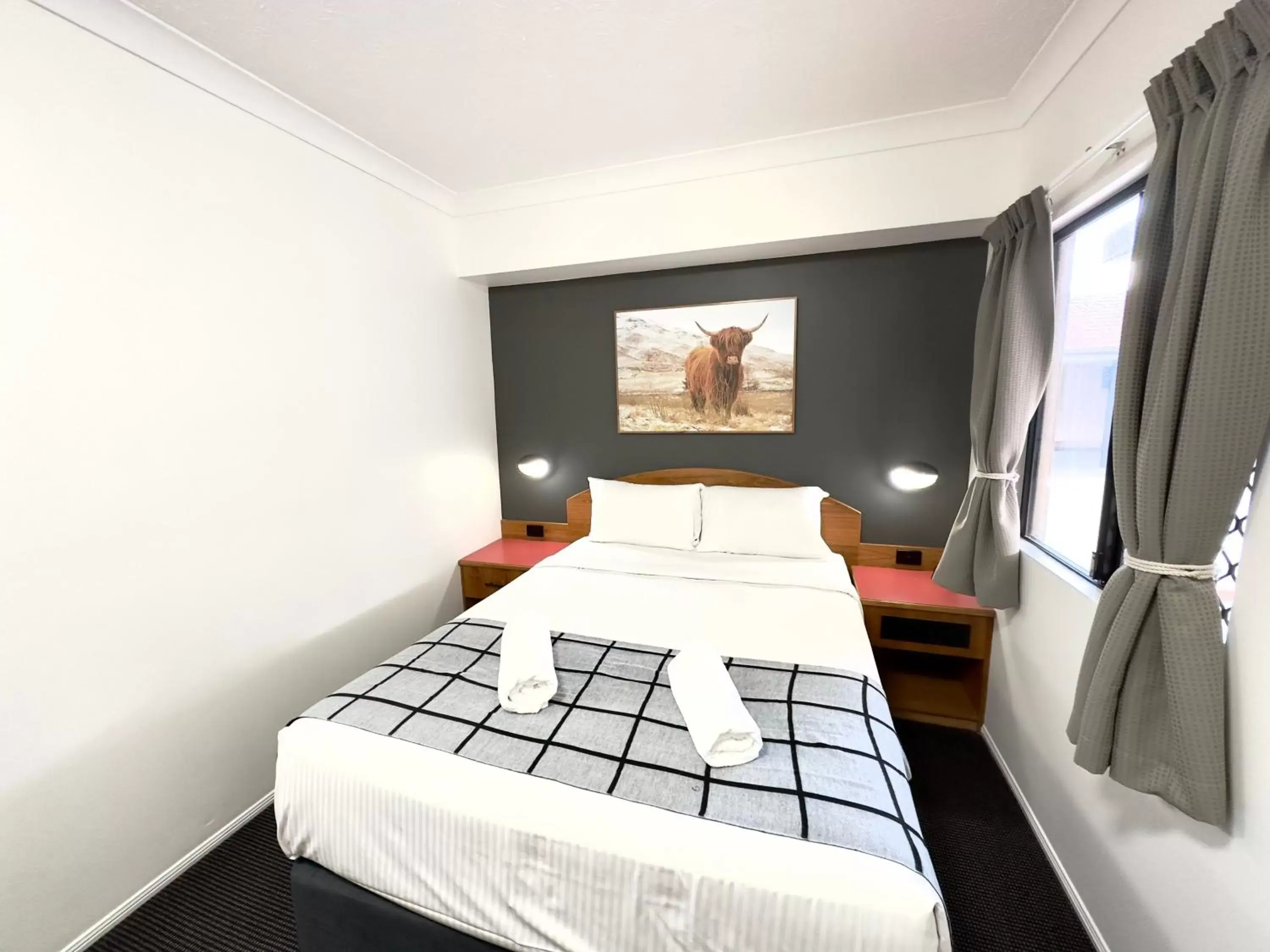 Bed in Mackay Resort Motel