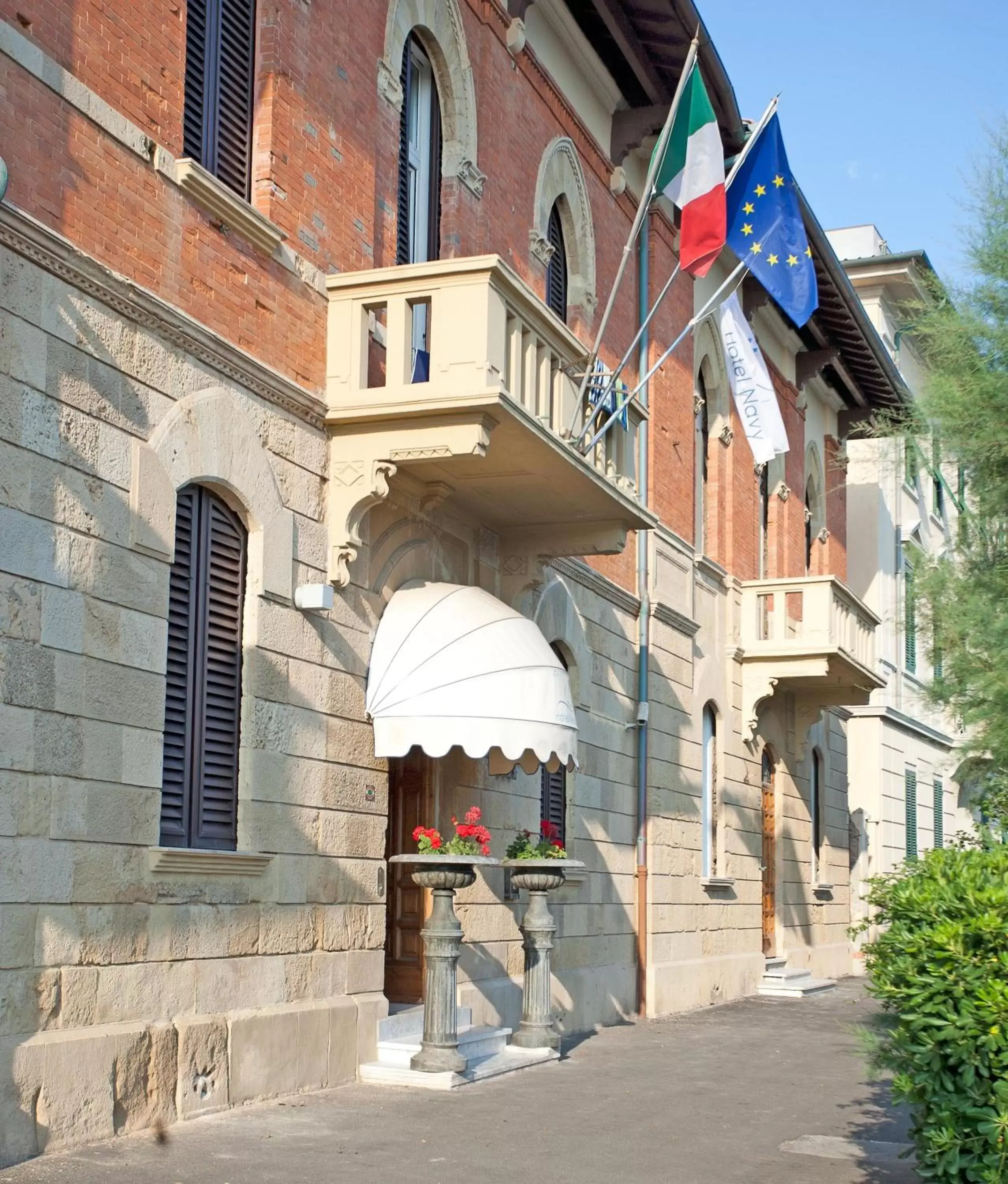 Facade/entrance, Property Building in Hotel Navy