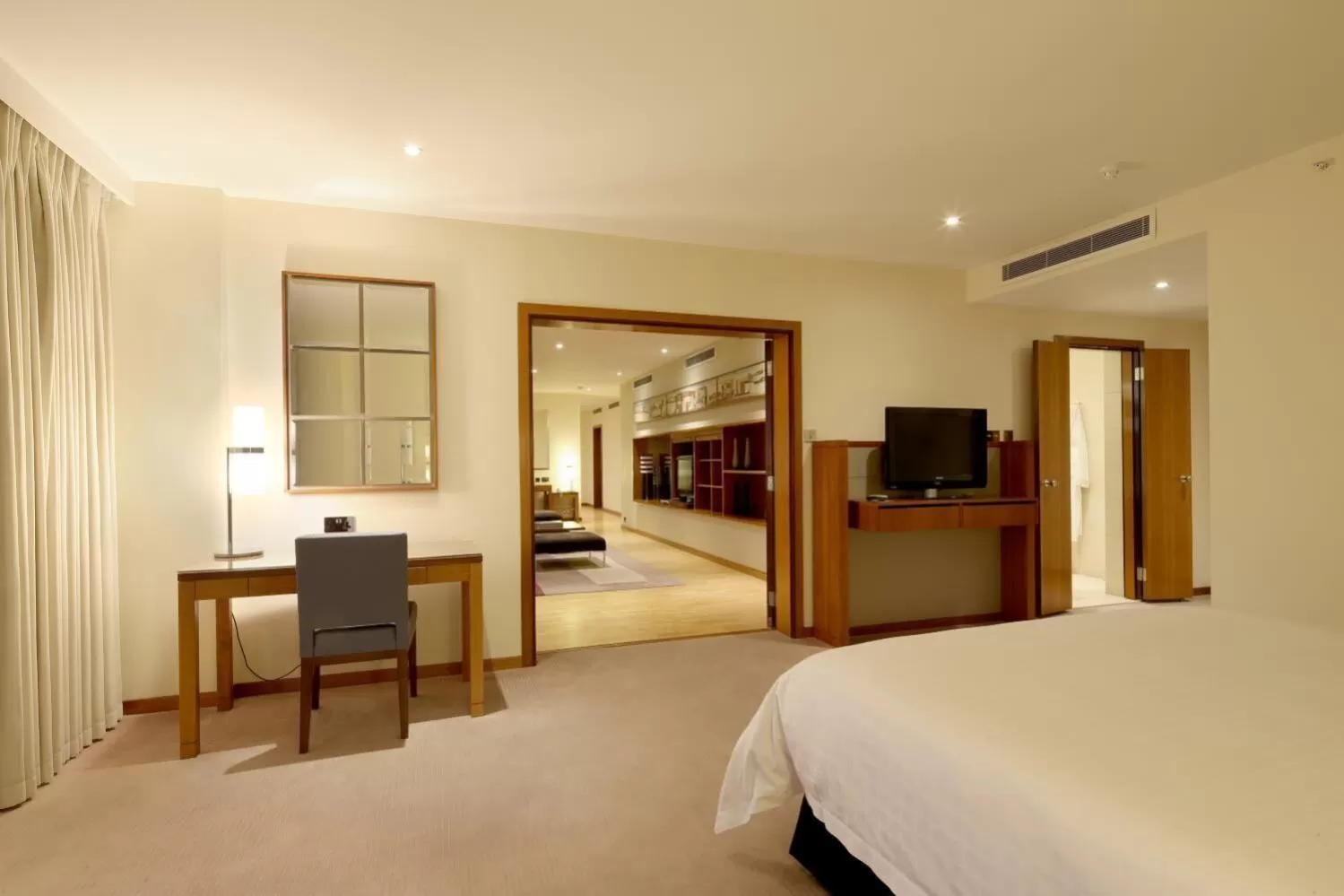 TV and multimedia, Bed in Canary Riverside Plaza Hotel