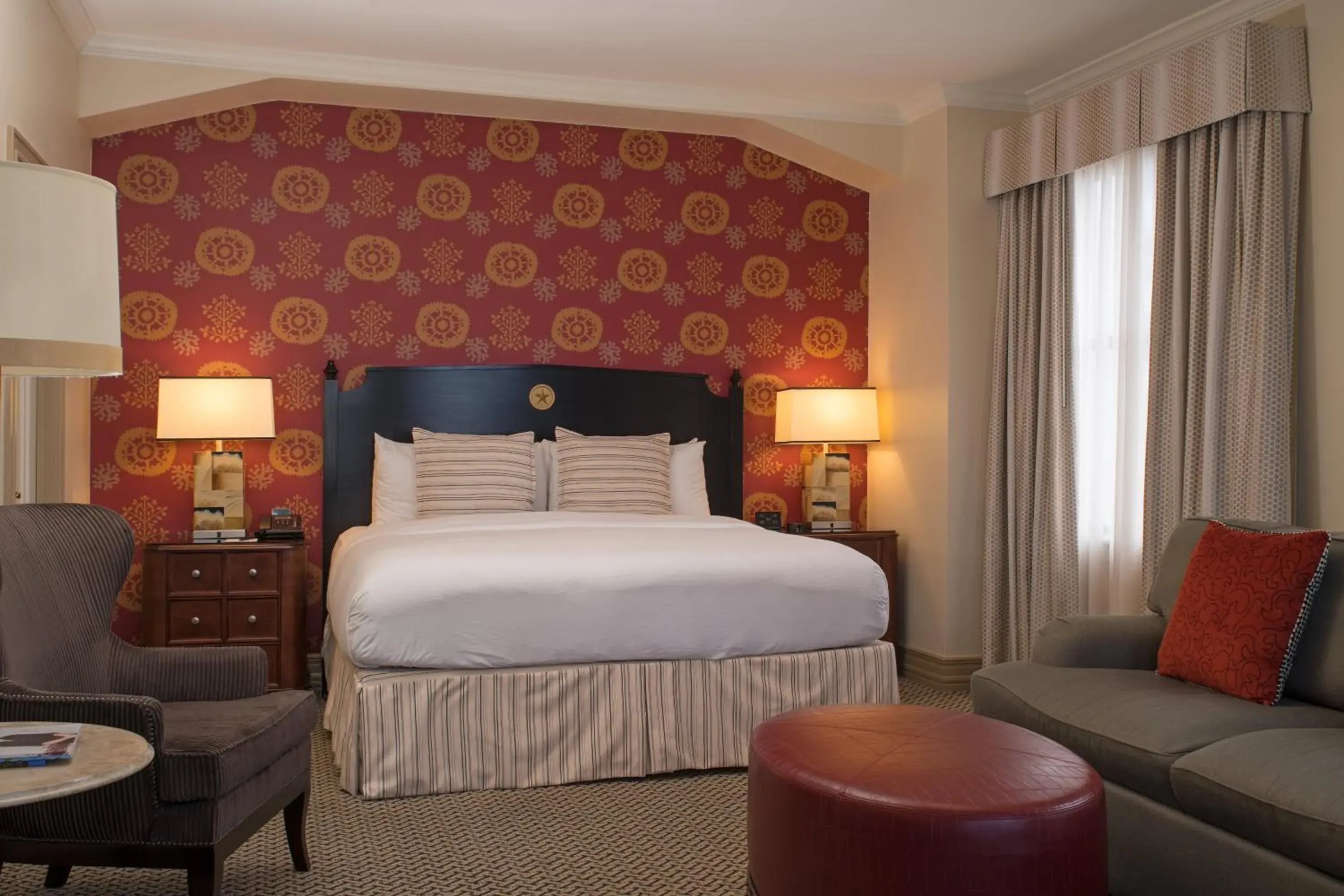 Photo of the whole room, Bed in The Stephen F Austin Royal Sonesta Hotel