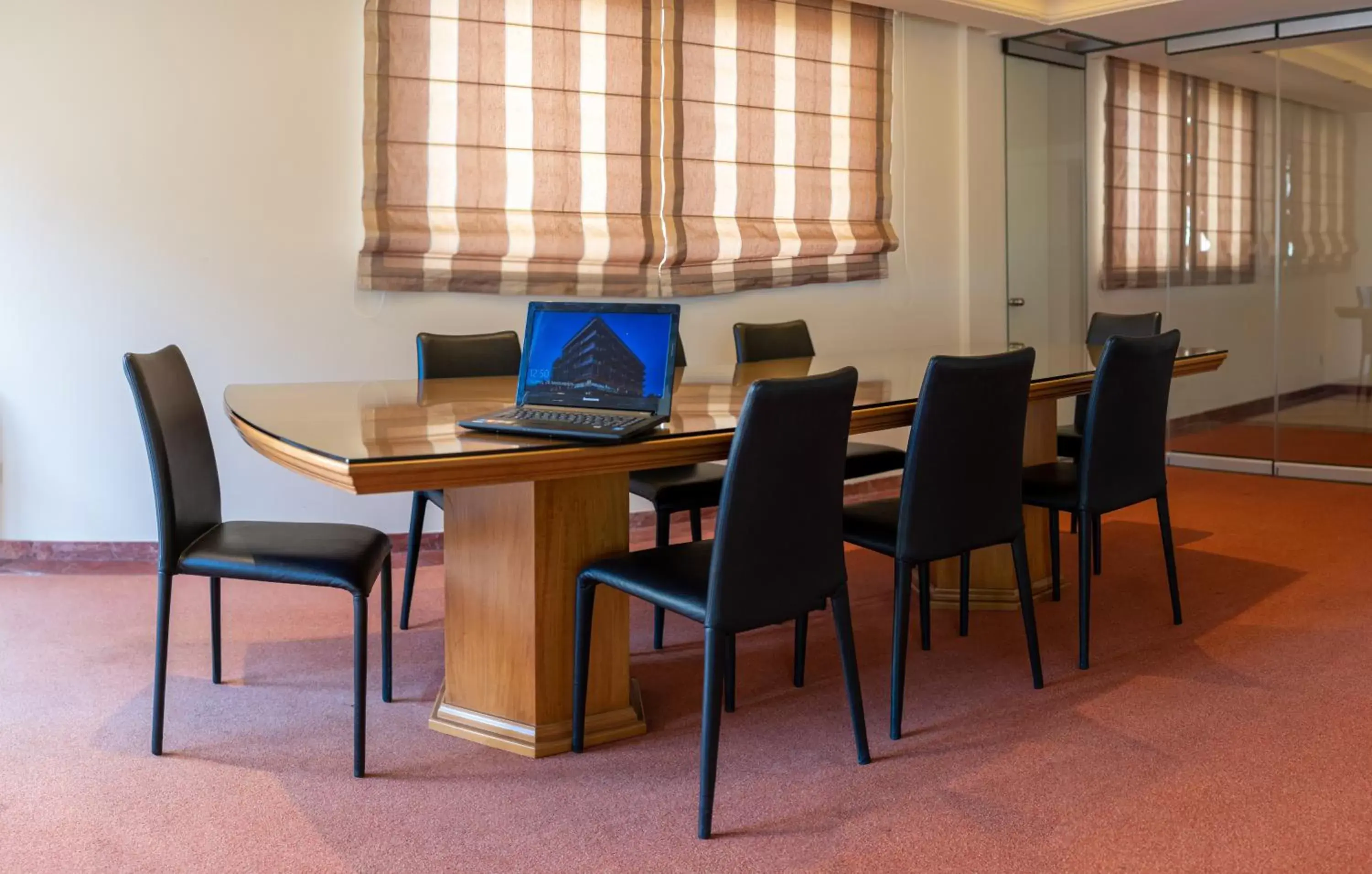 Business facilities, Dining Area in Pharae Palace