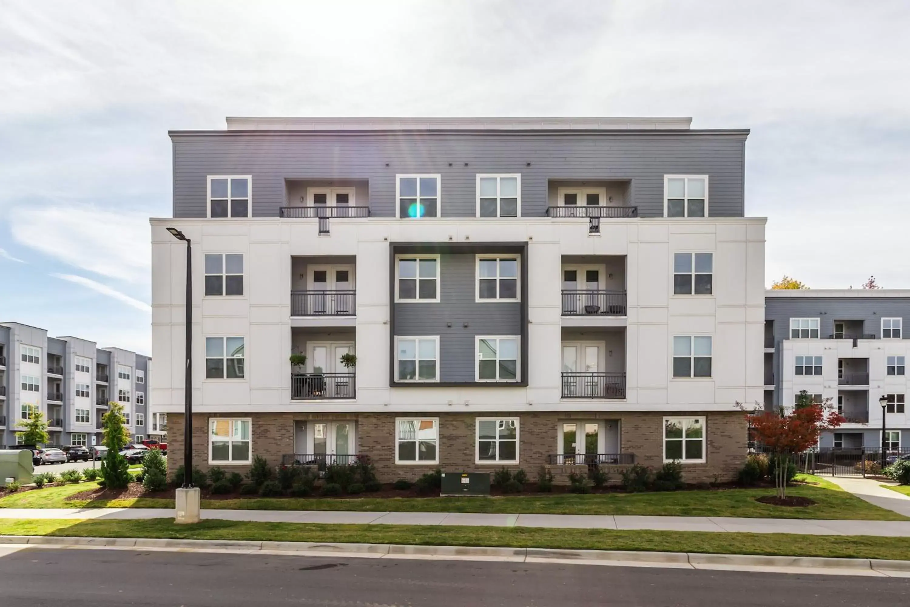 Property building in Kasa FreeMoreWest Charlotte Property building in Kasa FreeMoreWest Charlotte