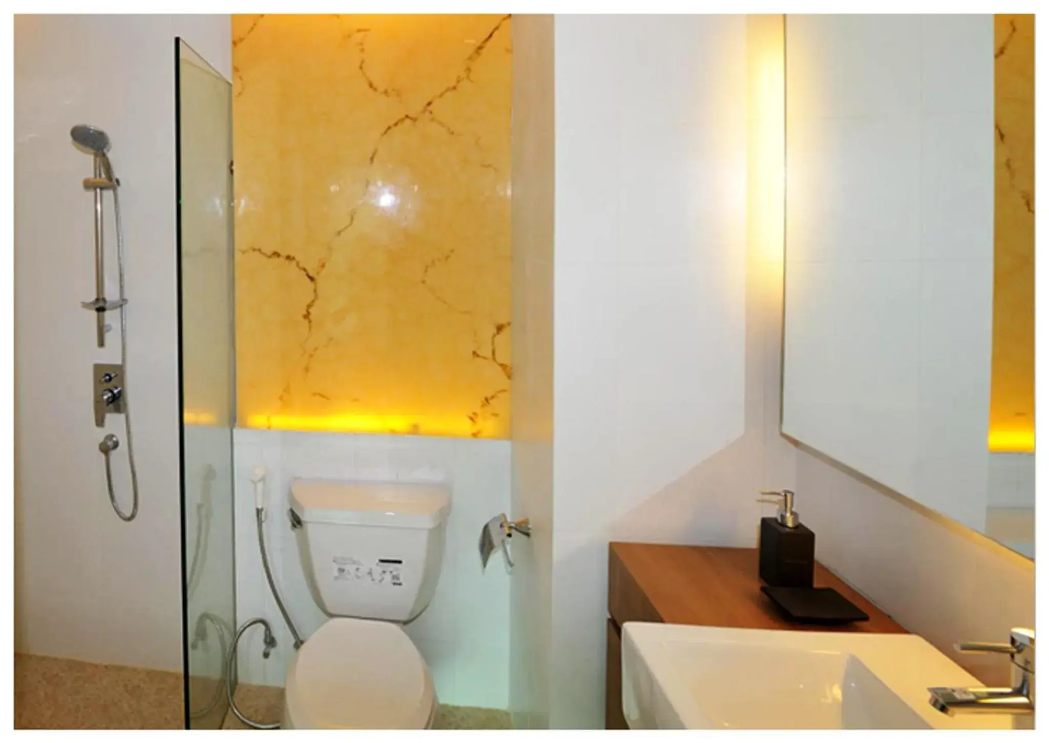 Bathroom in Atlantic Condo Resort Pattaya by Panisara