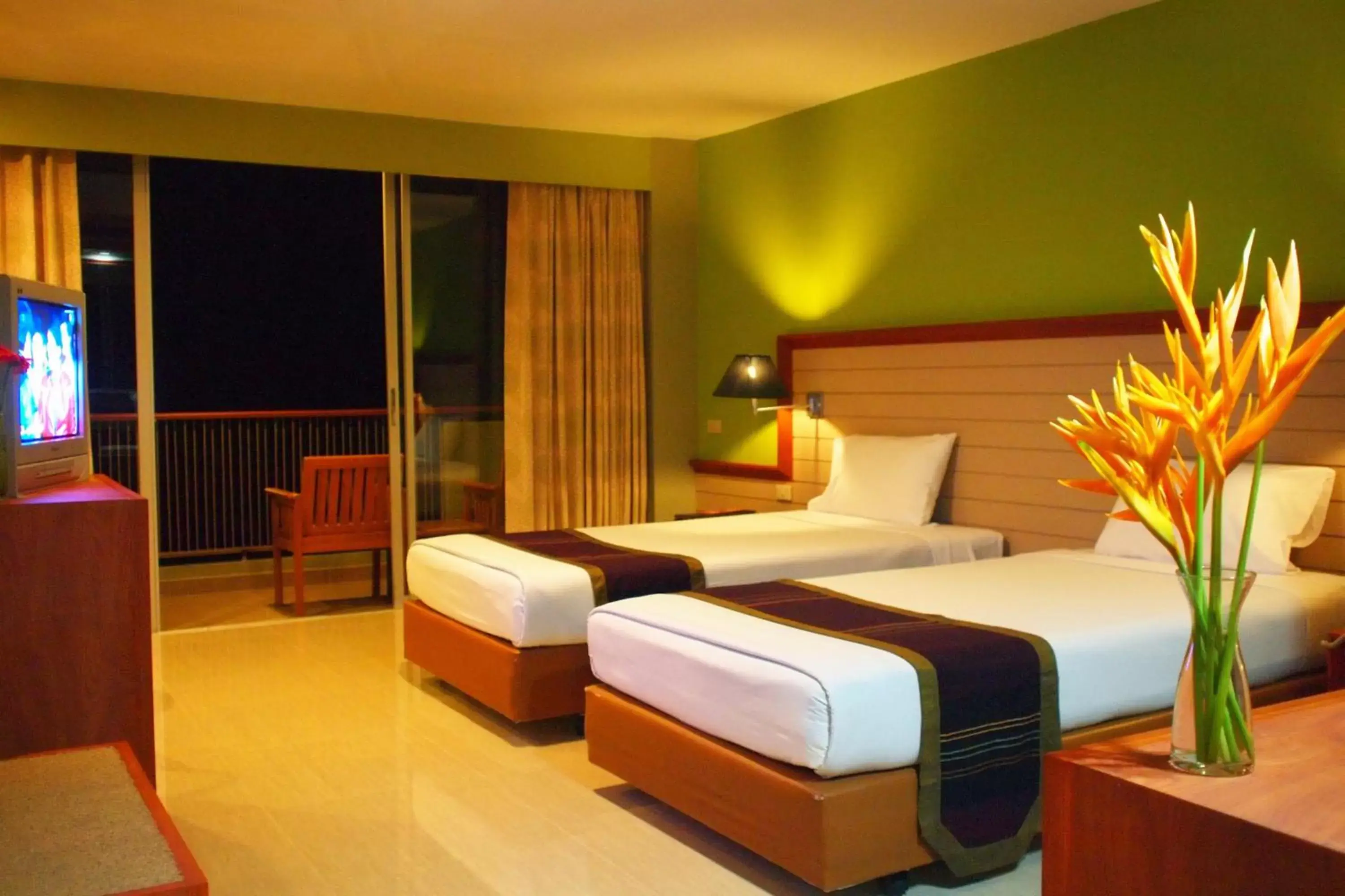 Bedroom, Bed in Long Beach Cha-Am Hotel Bedroom, Bed in Long Beach Cha-Am Hotel