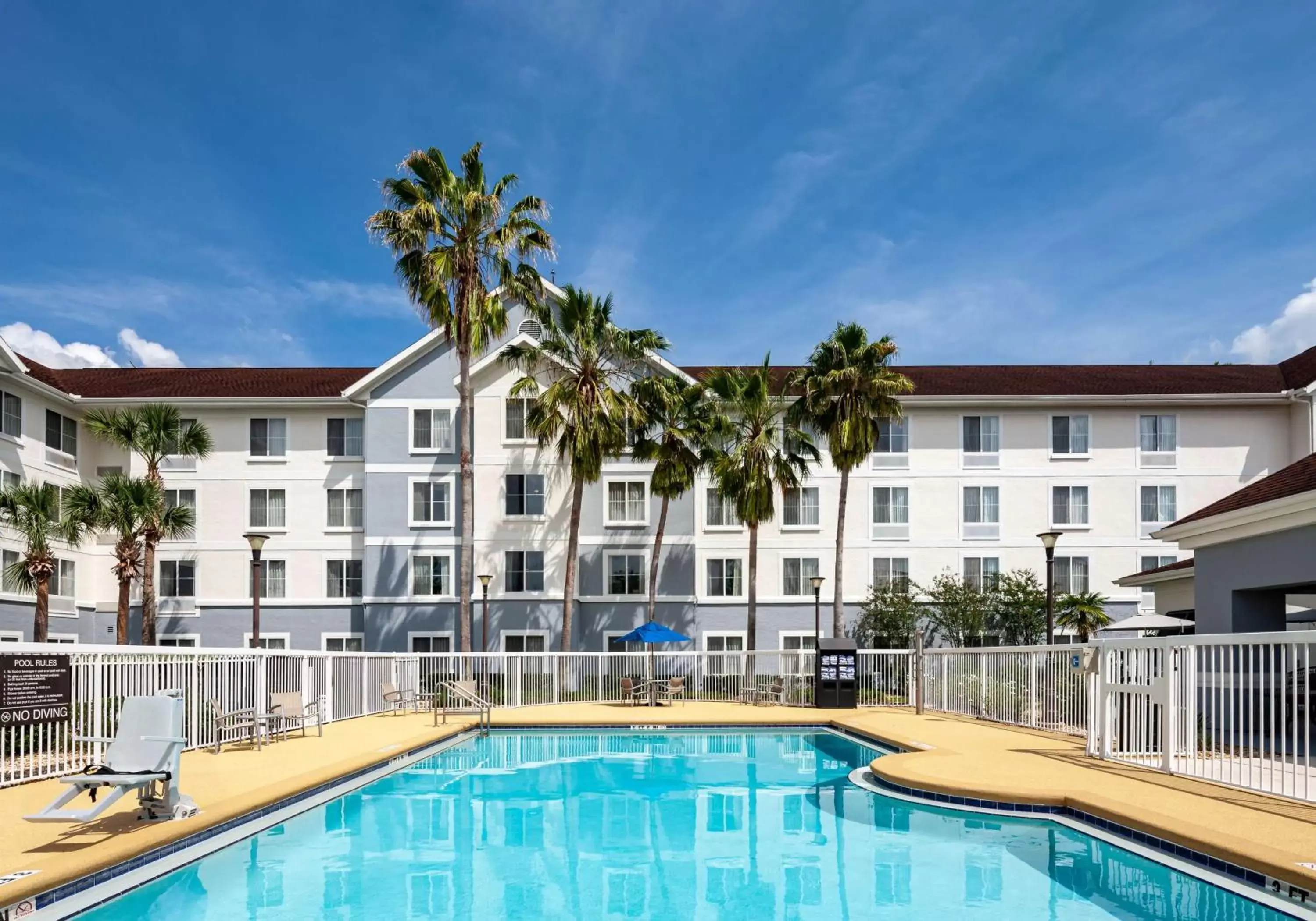 Pool view, Swimming Pool in Homewood Suites by Hilton Gainesville