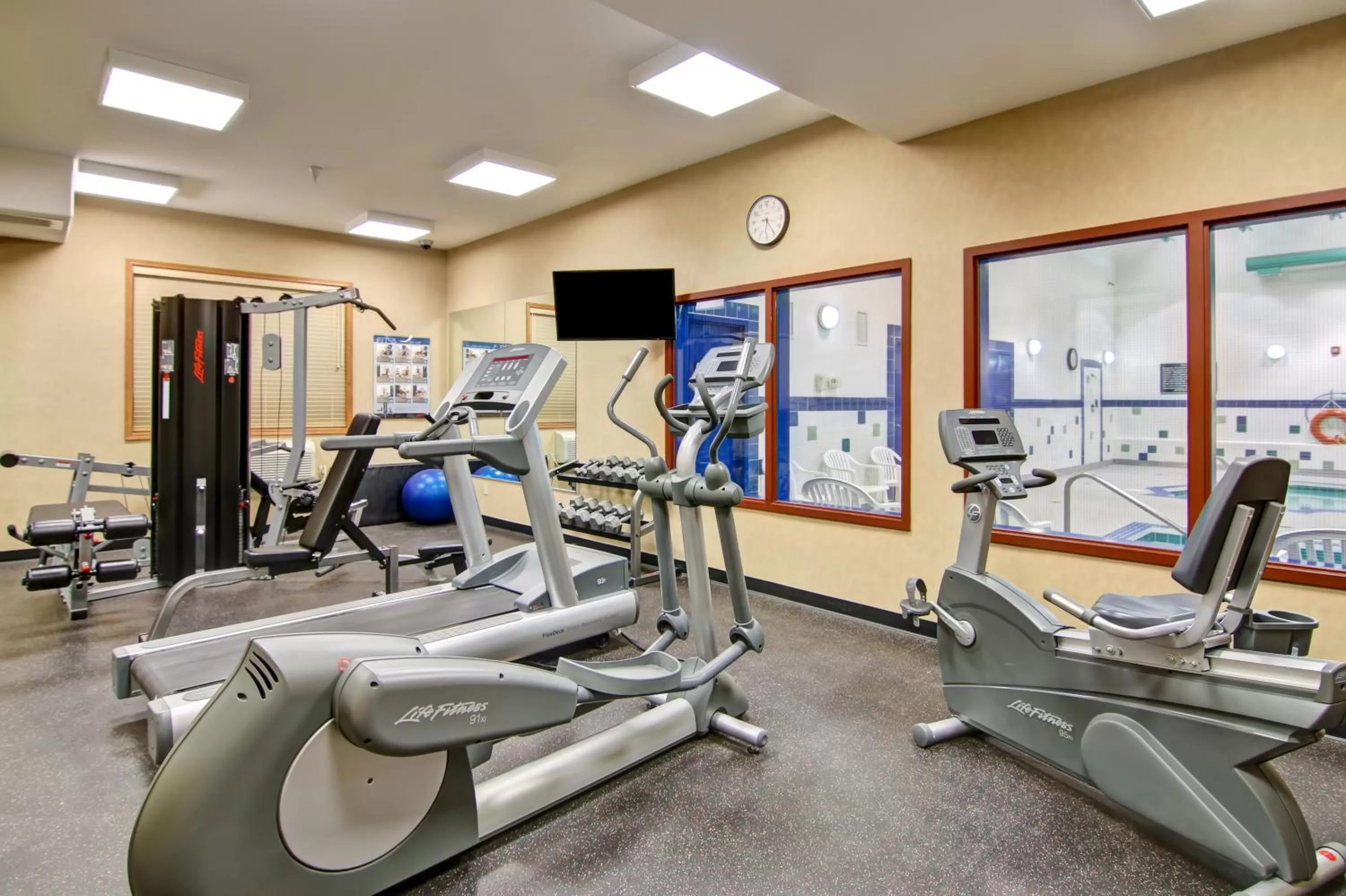 Fitness centre/facilities in Canalta Stettler