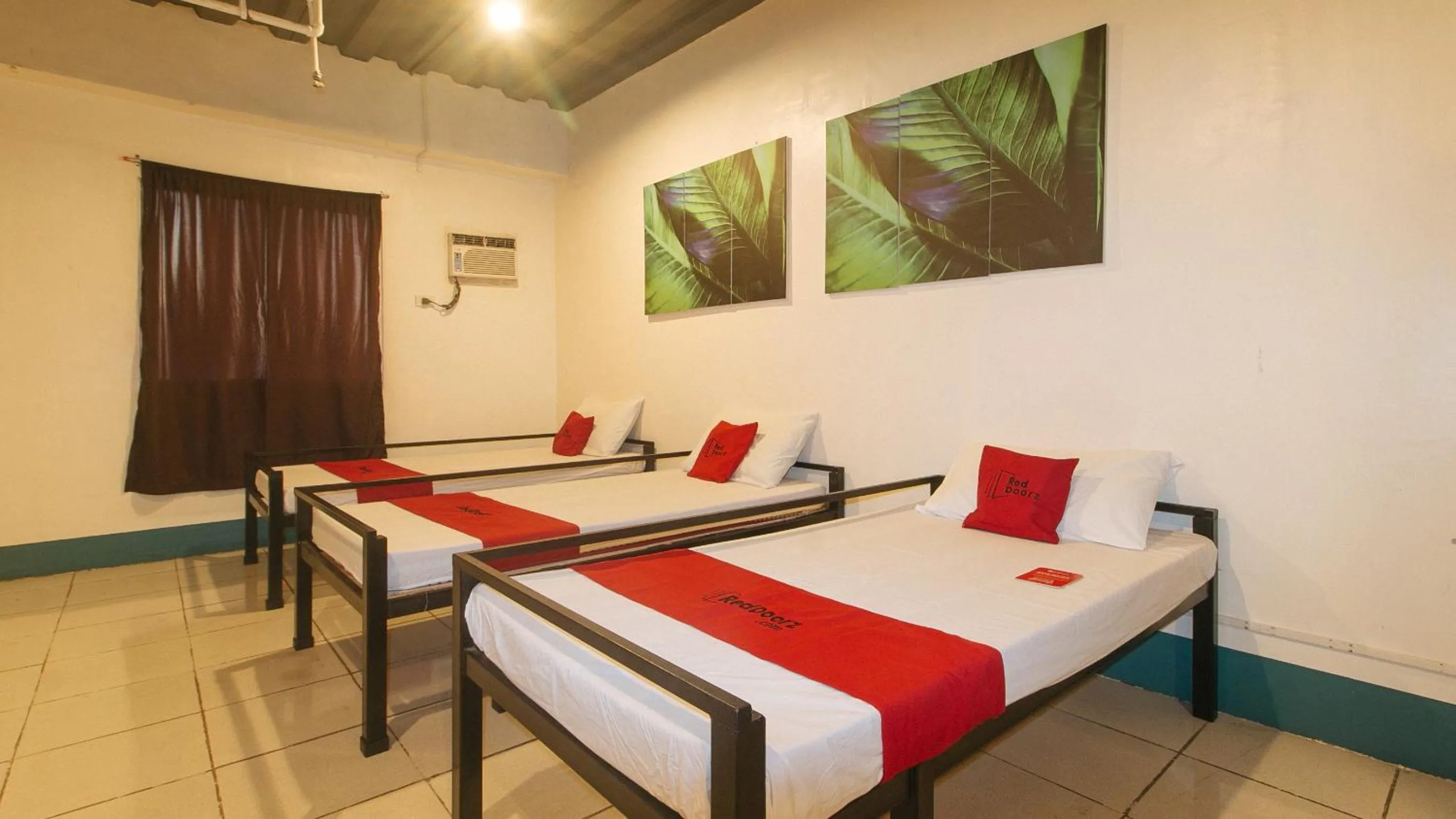 Bed in RedDoorz at Crowne One Condo