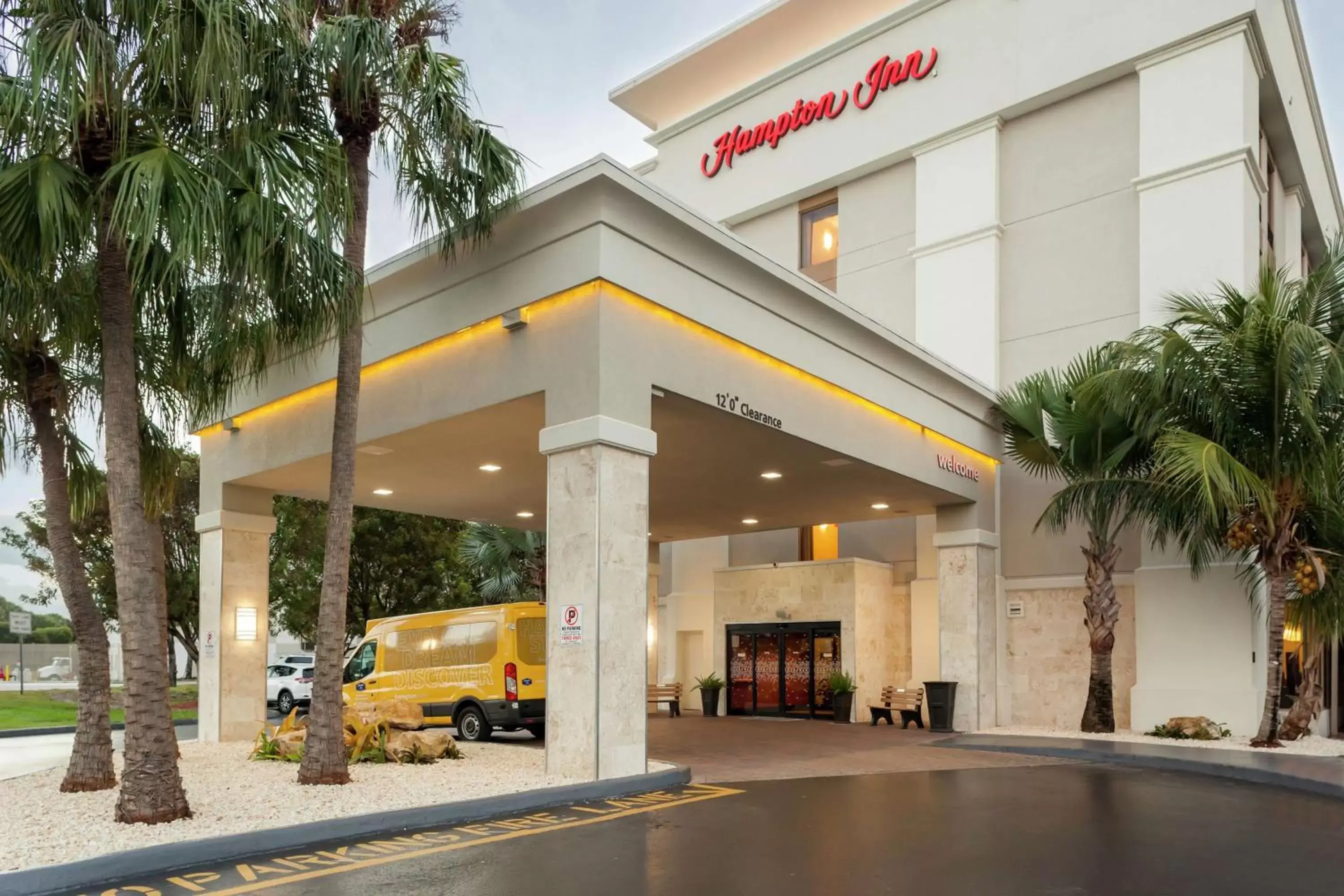 Property building in Hampton Inn Miami/Dadeland