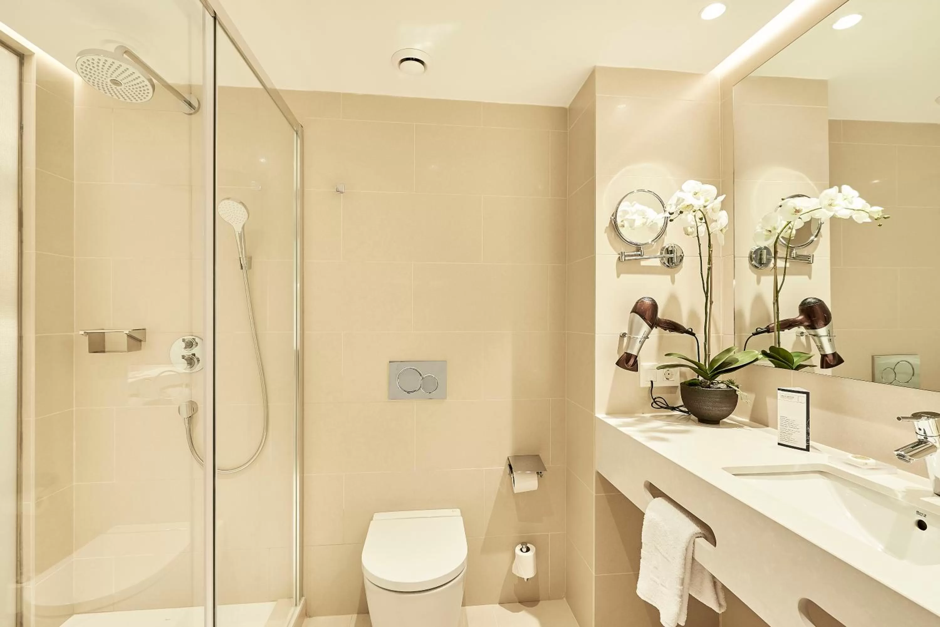 Shower in Eurostars Ibiza