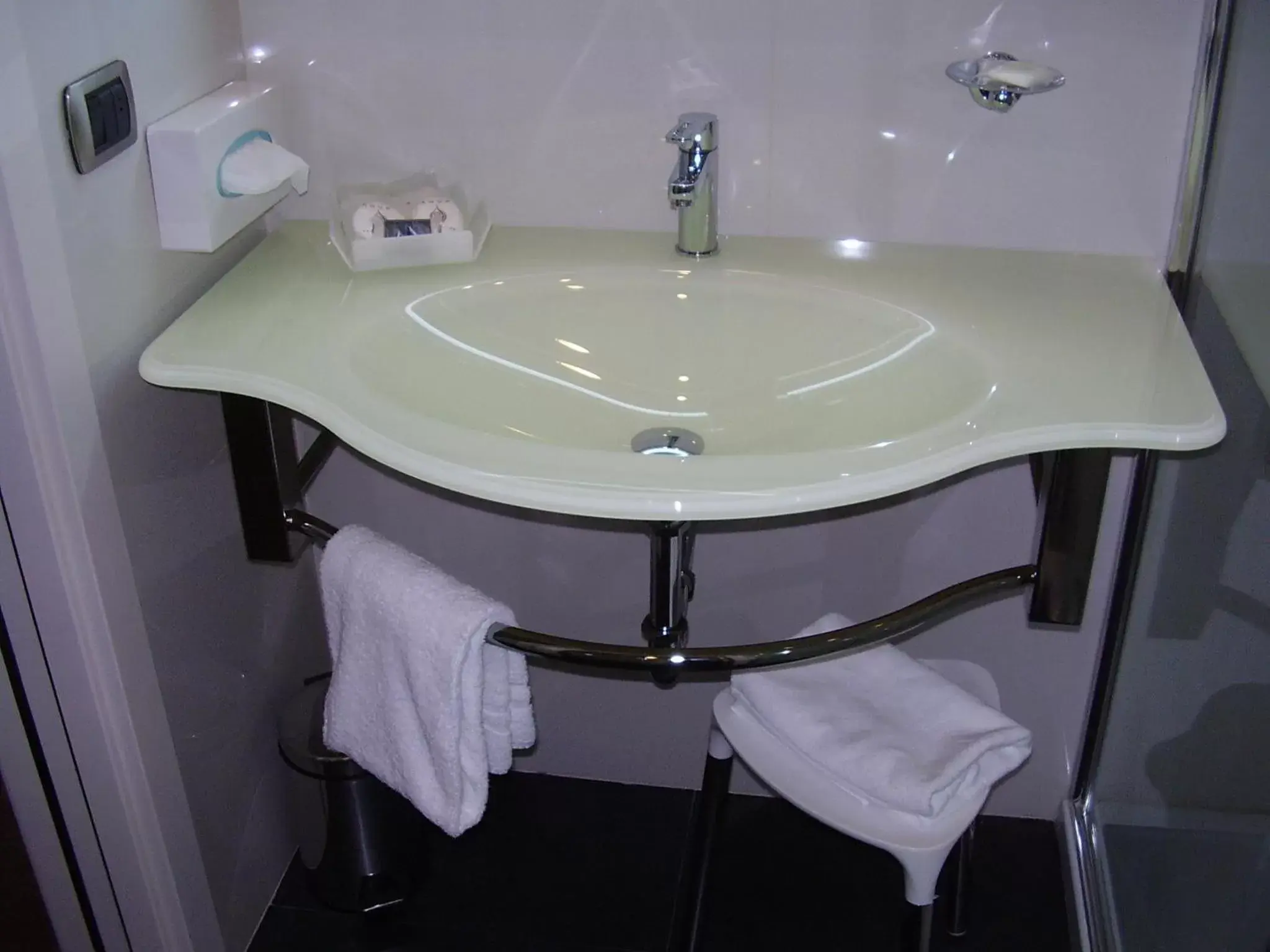 Bathroom in Palace Hotel Legnano